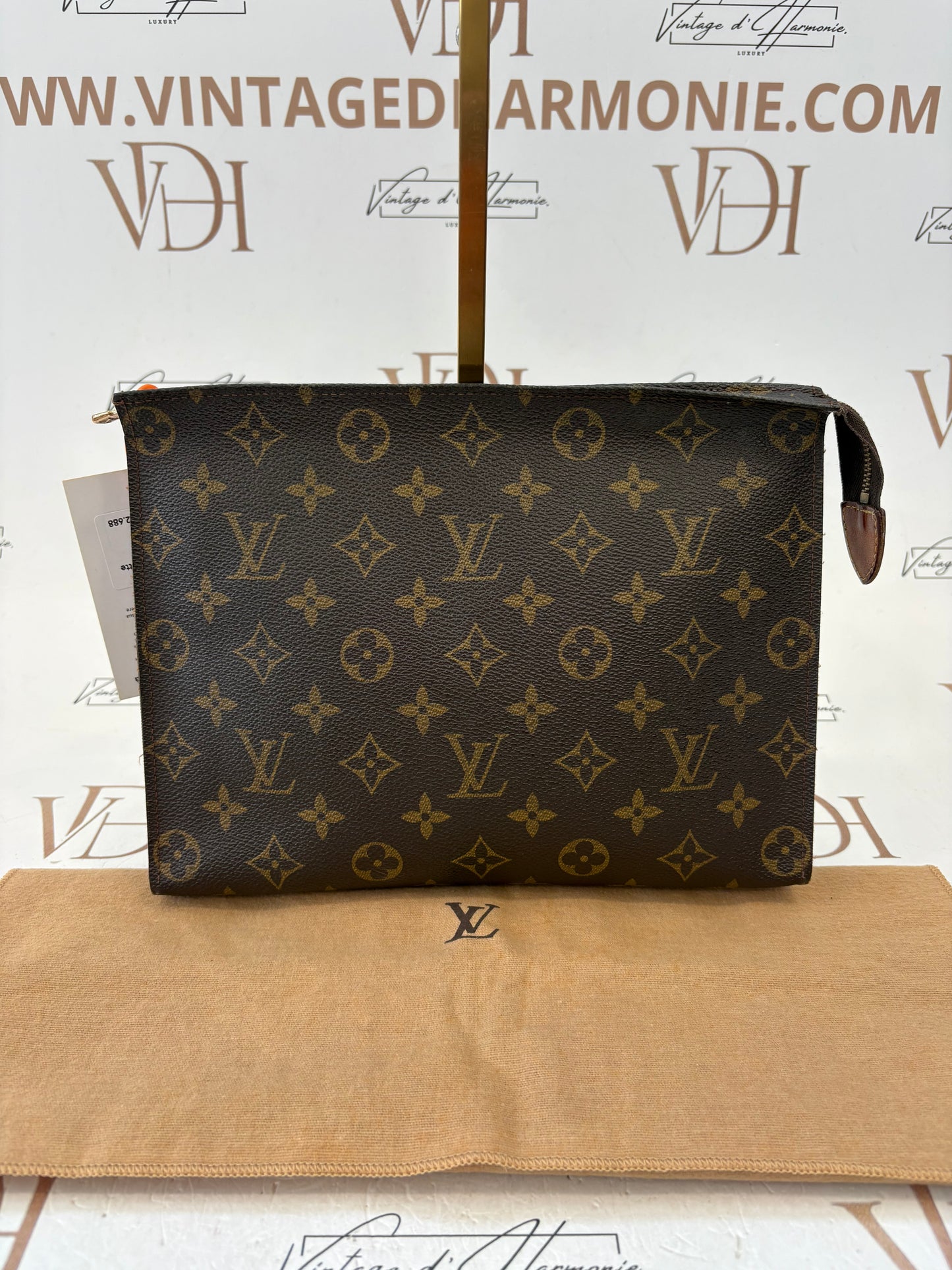 018178 - Louis Vuitton Toilette 26