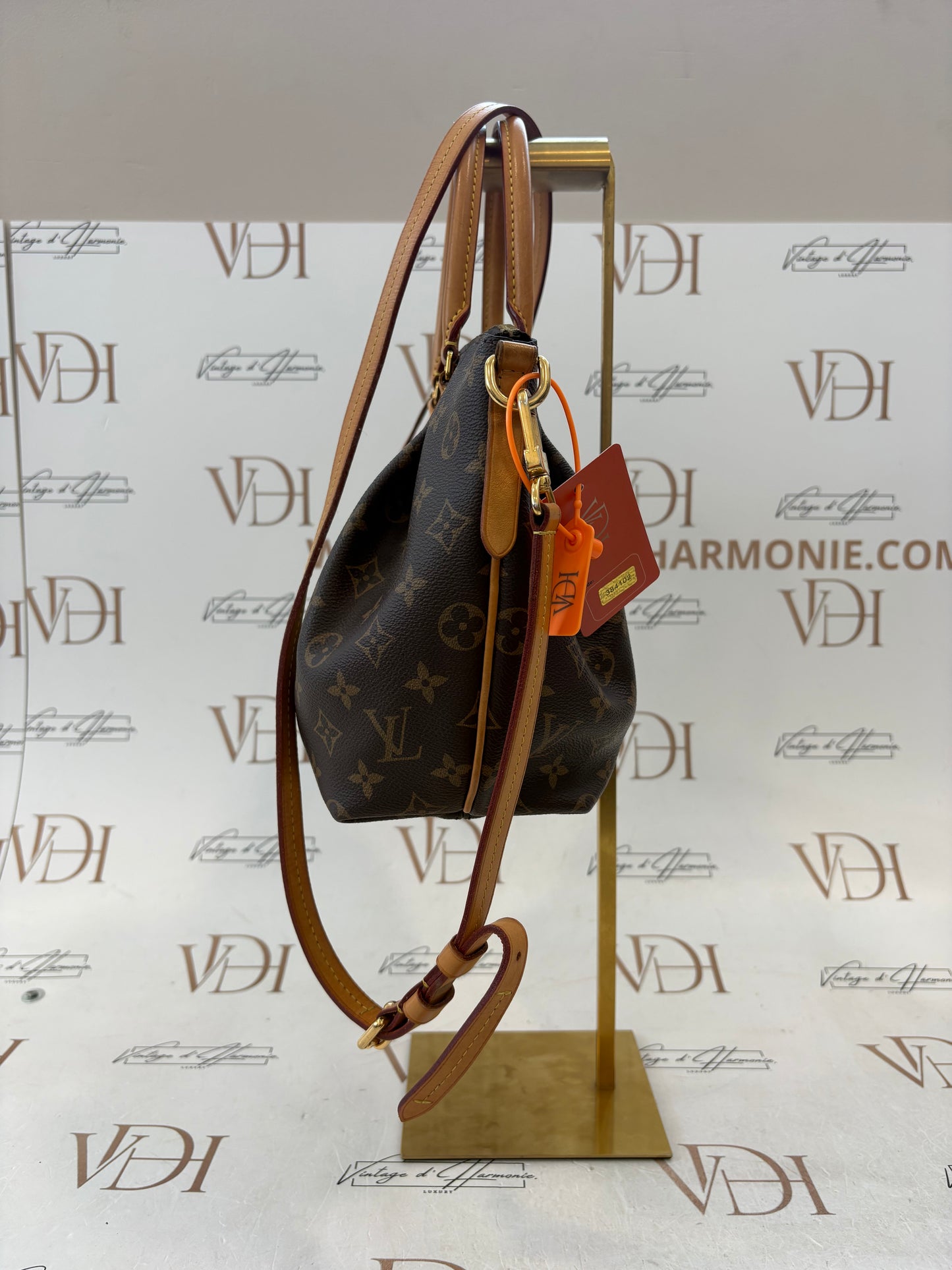 384102 - Louis Vuitton Turenne