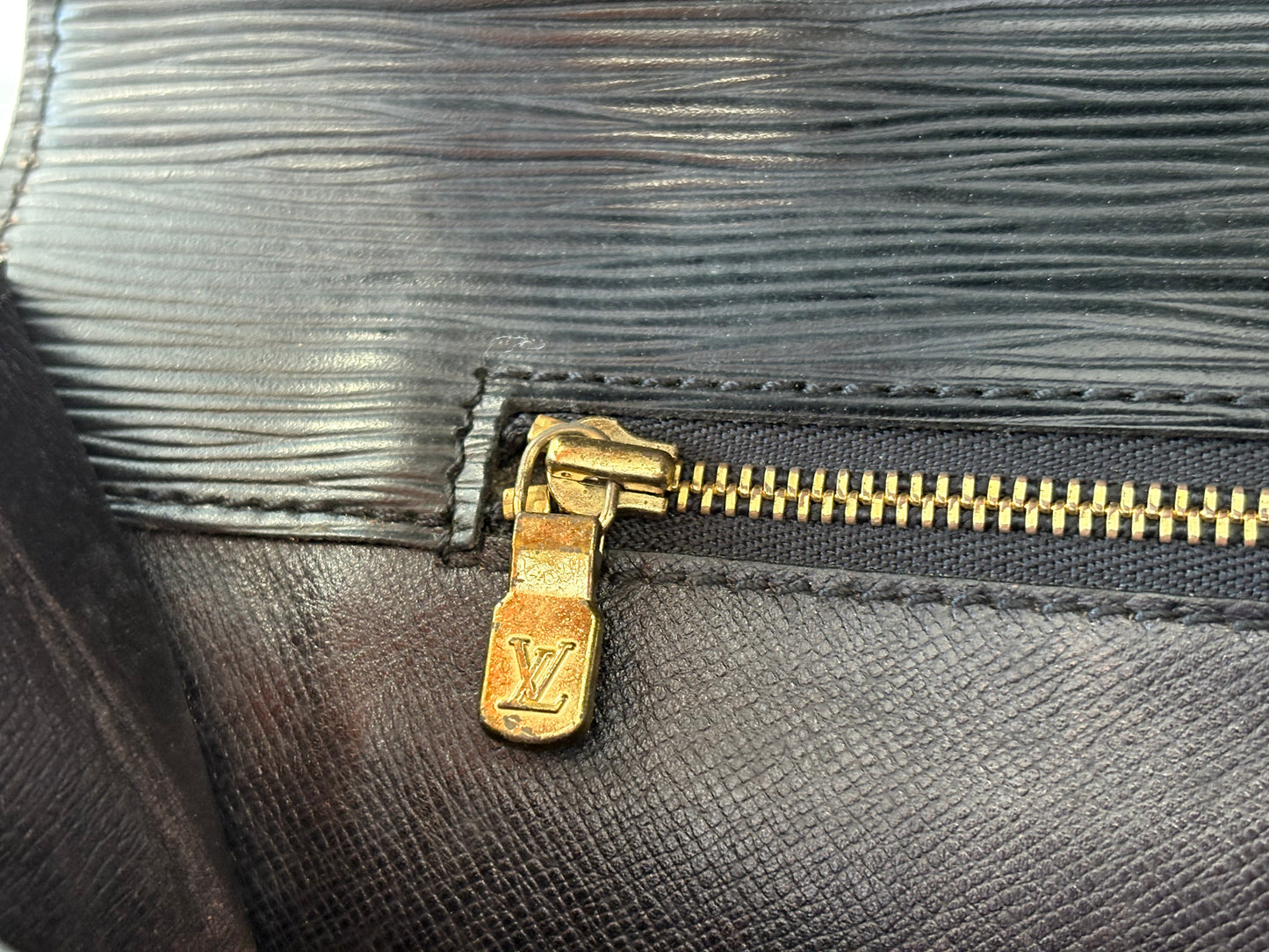 017121 - Louis Vuitton Conseiller
