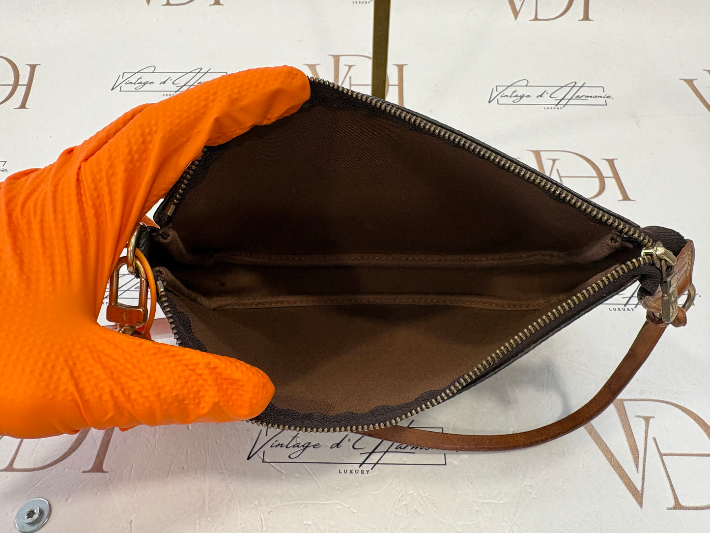 017890 - Louis Vuitton Pochette Accessoires
