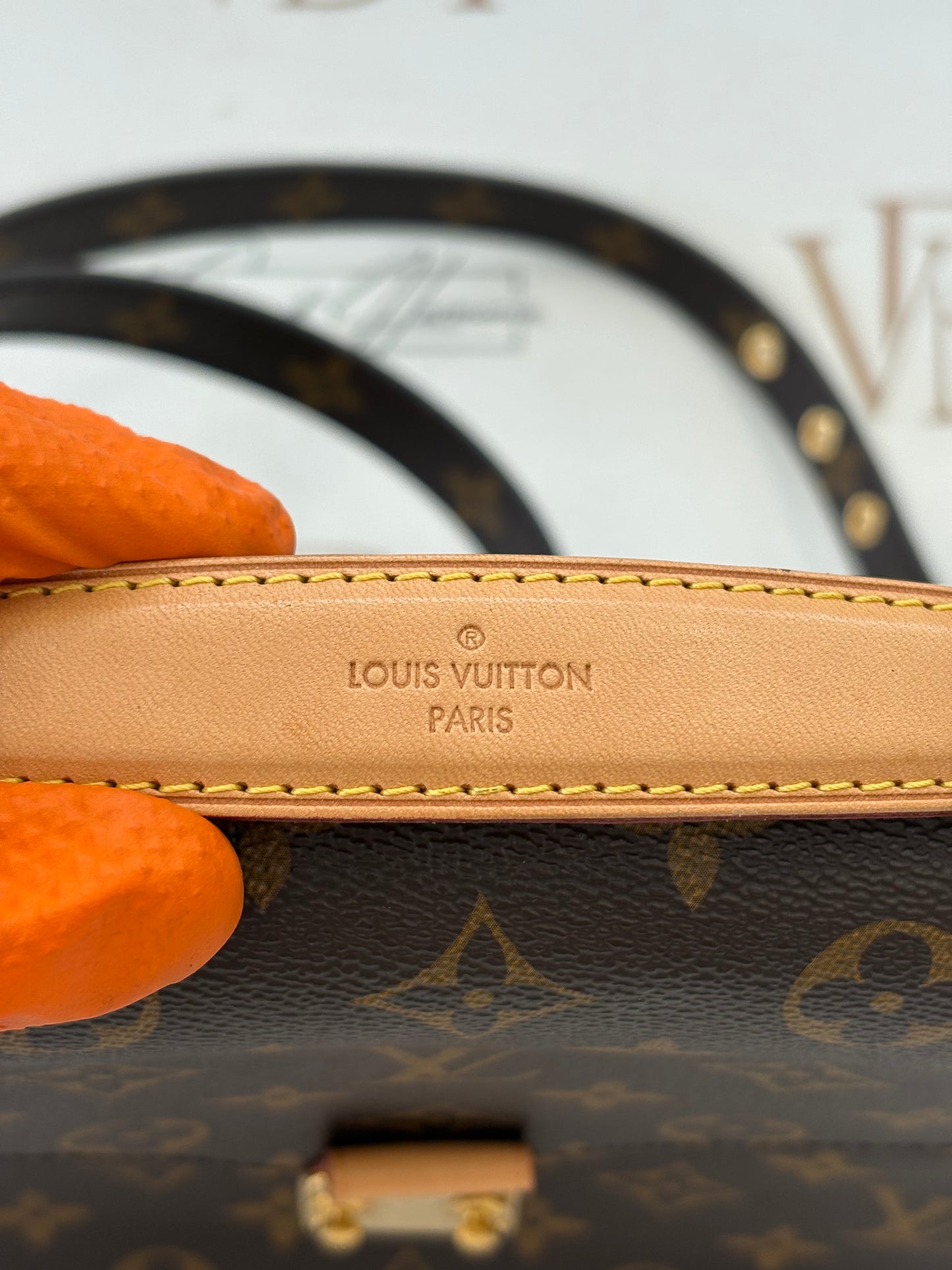 201114 - Louis Vuitton Metis