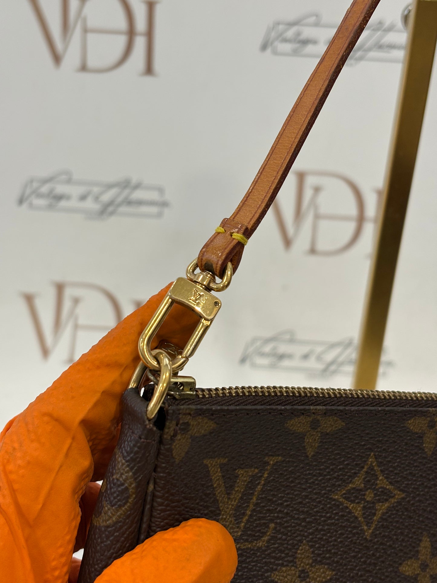 018265 - Louis Vuitton Pochette Accessoires