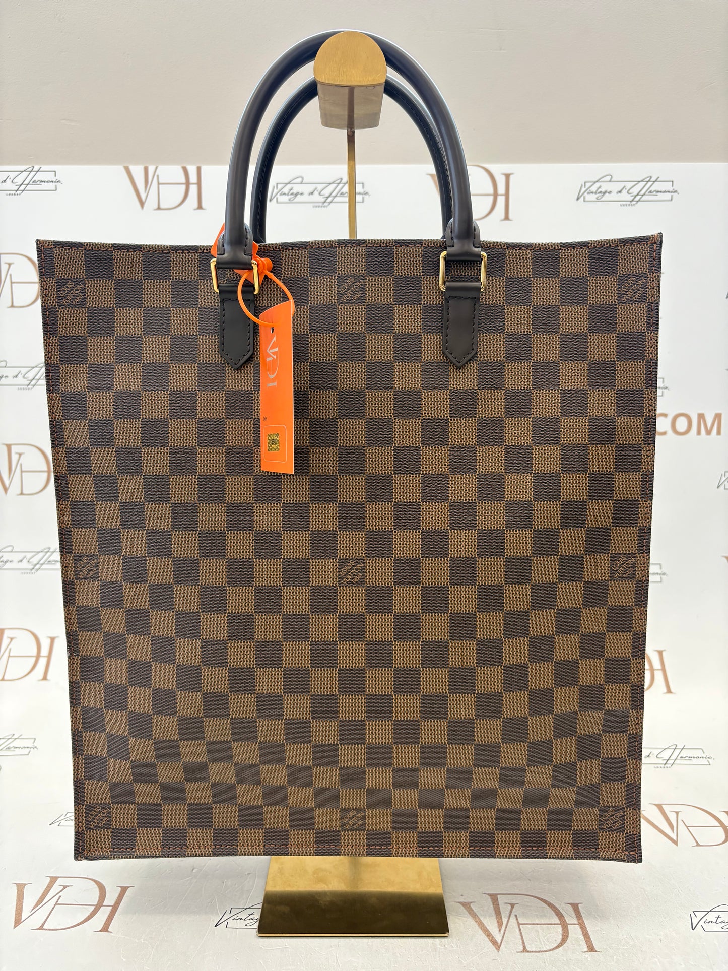 018680 - Louis Vuitton Damier Ebene Sac Plat