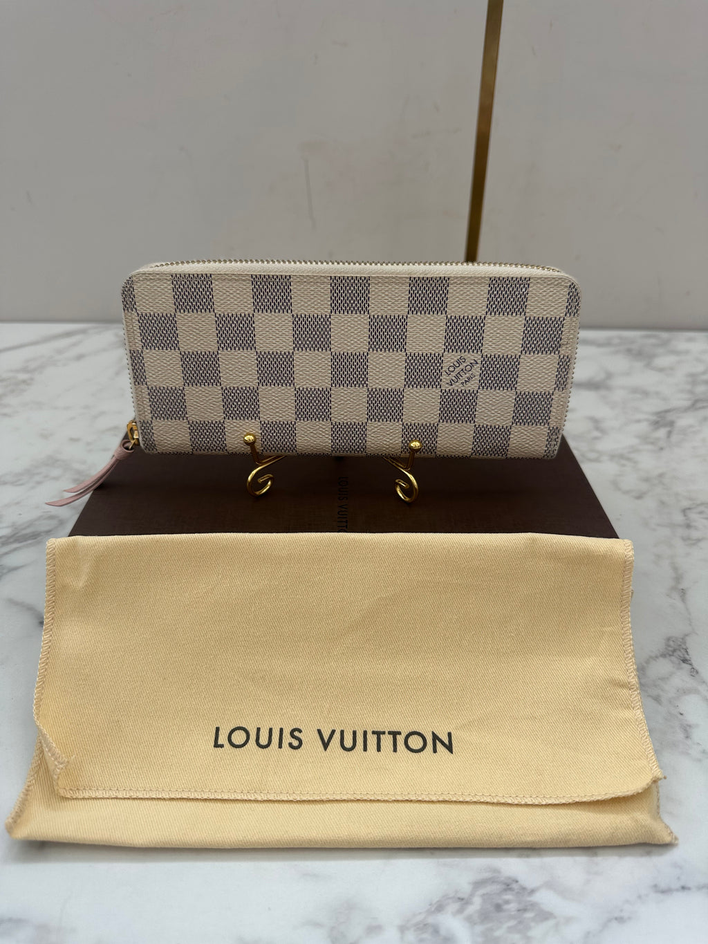 Louis Vuitton Azur Portefeuille Clemence Zippy Wallet
