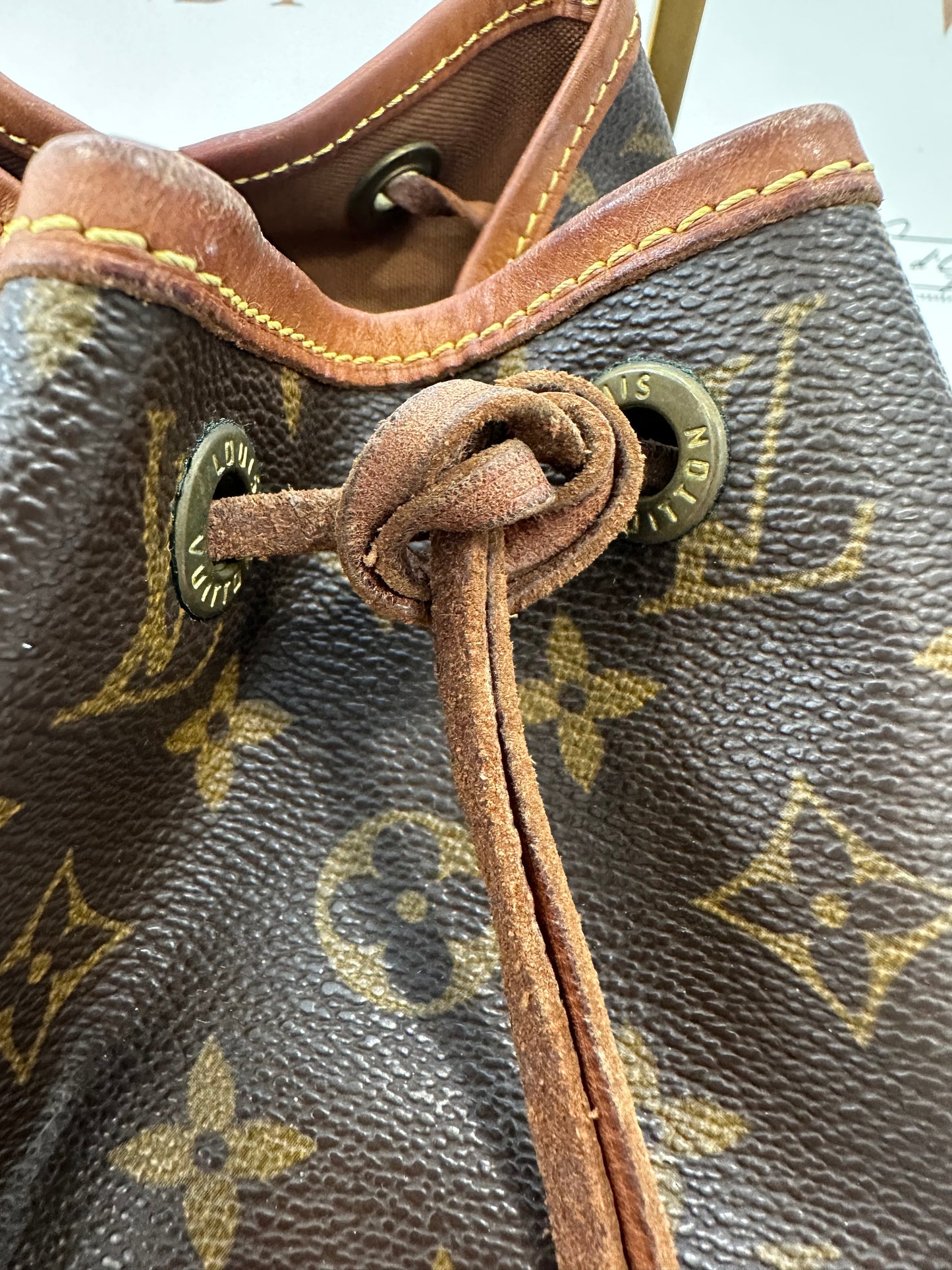 017812 - Louis Vuitton Montsouris MM