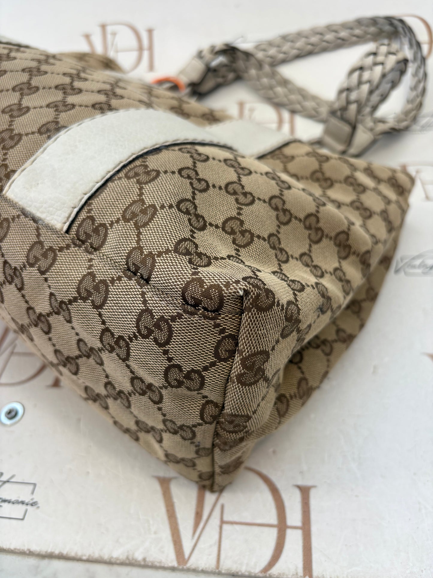 200945 - Gucci Pelham