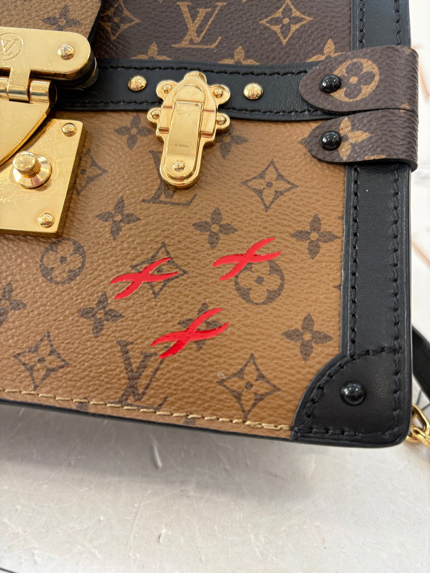 383336 - Louis Vuitton Clutch