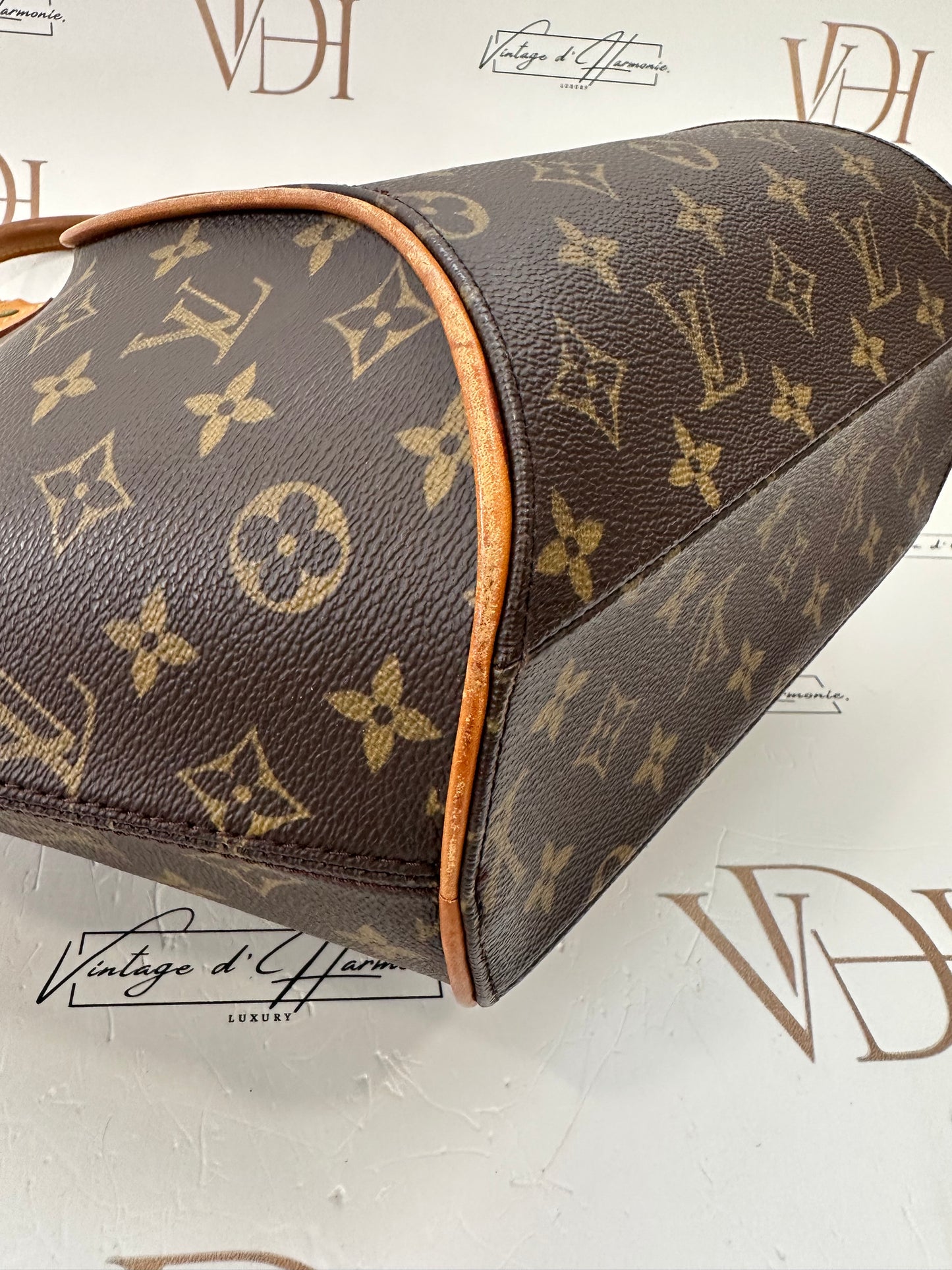 017782 - Louis Vuitton Ellipse MM