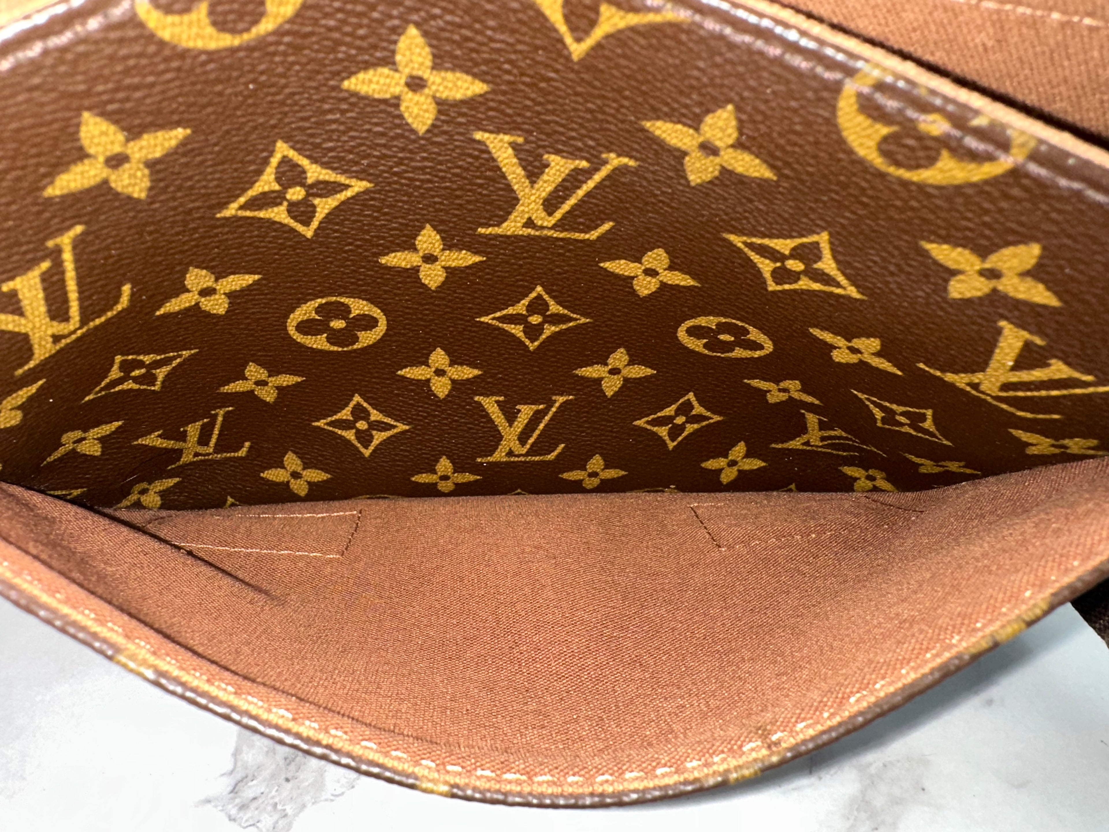 Louis Vuitton Messenger Bosphore