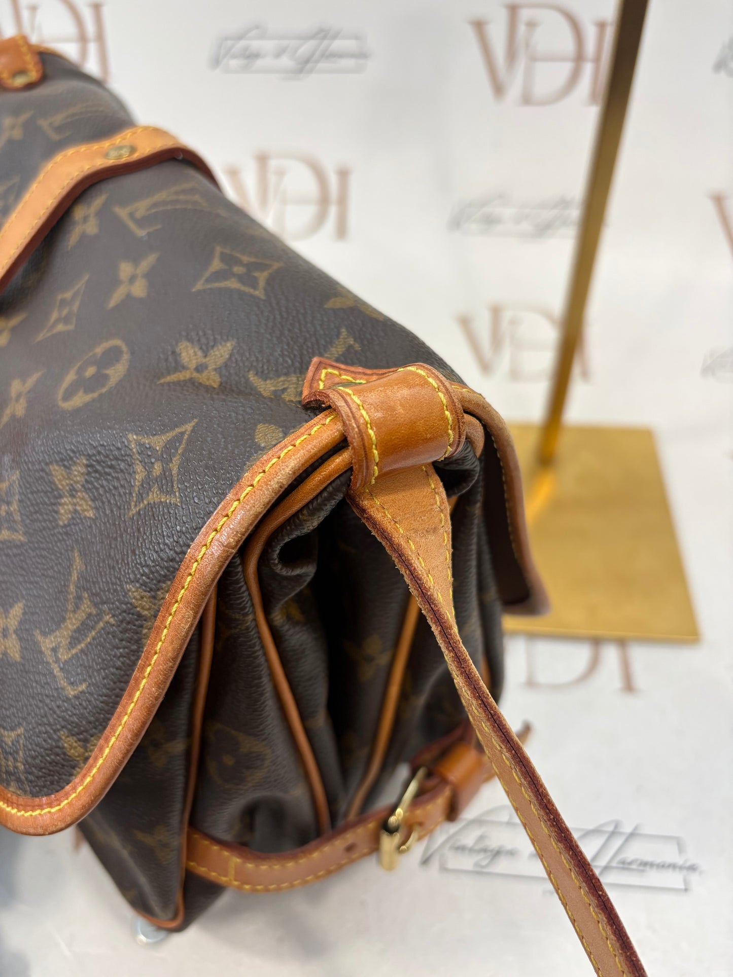 018580 - Louis Vuitton Saumur 30