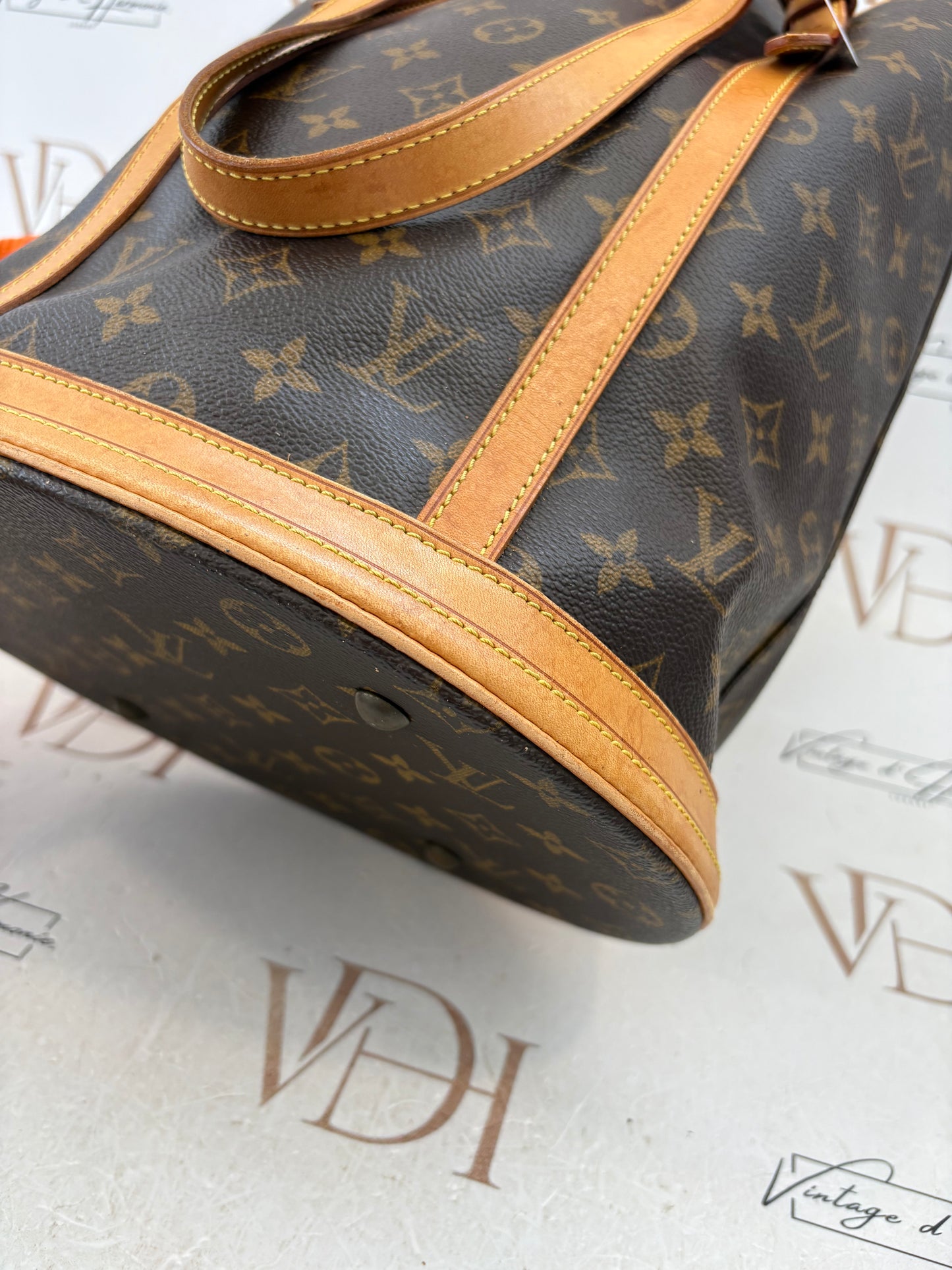 018332  - Louis Vuitton Bucket GM