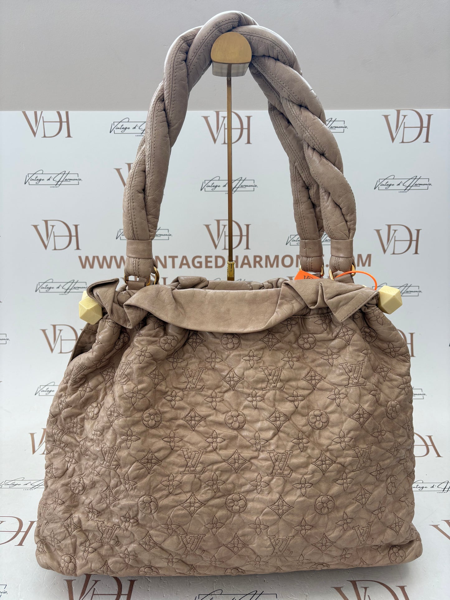 384015 - Louis Vuitton Olympe