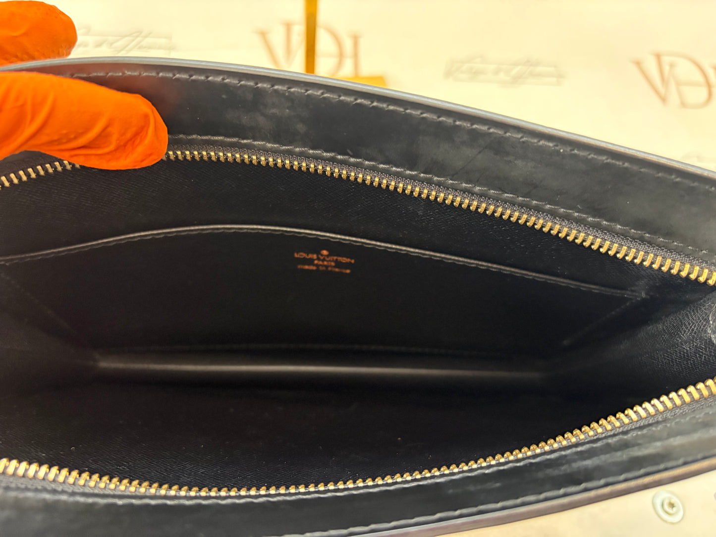 018305 - Louis Vuitton Pochette Homme
