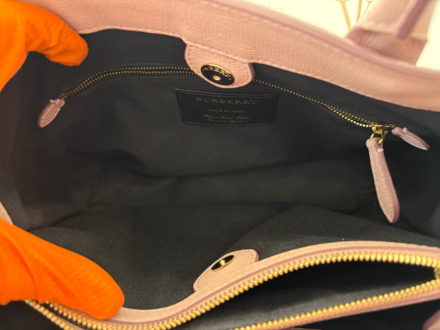 383288 - Burberry The Banner