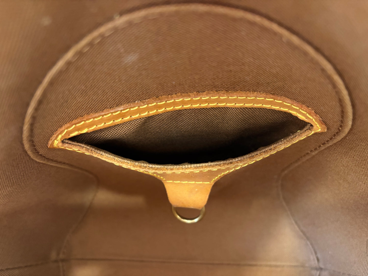 018610 - Louis Vuitton Ellipse PM