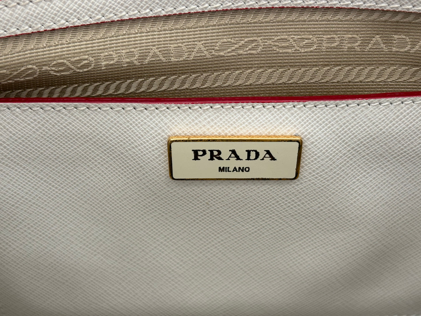 201448 - Prada Galleria