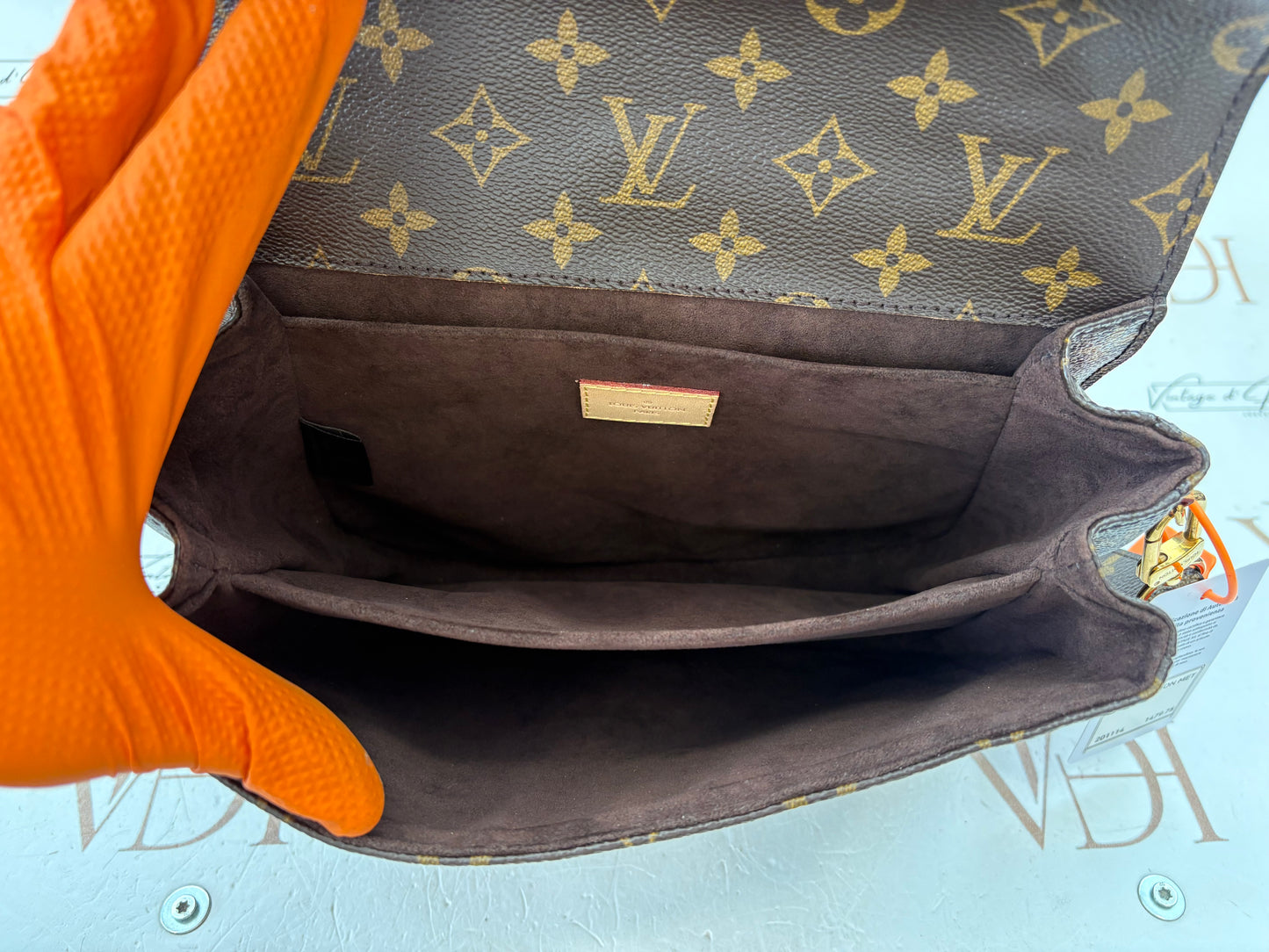 201114 - Louis Vuitton Metis