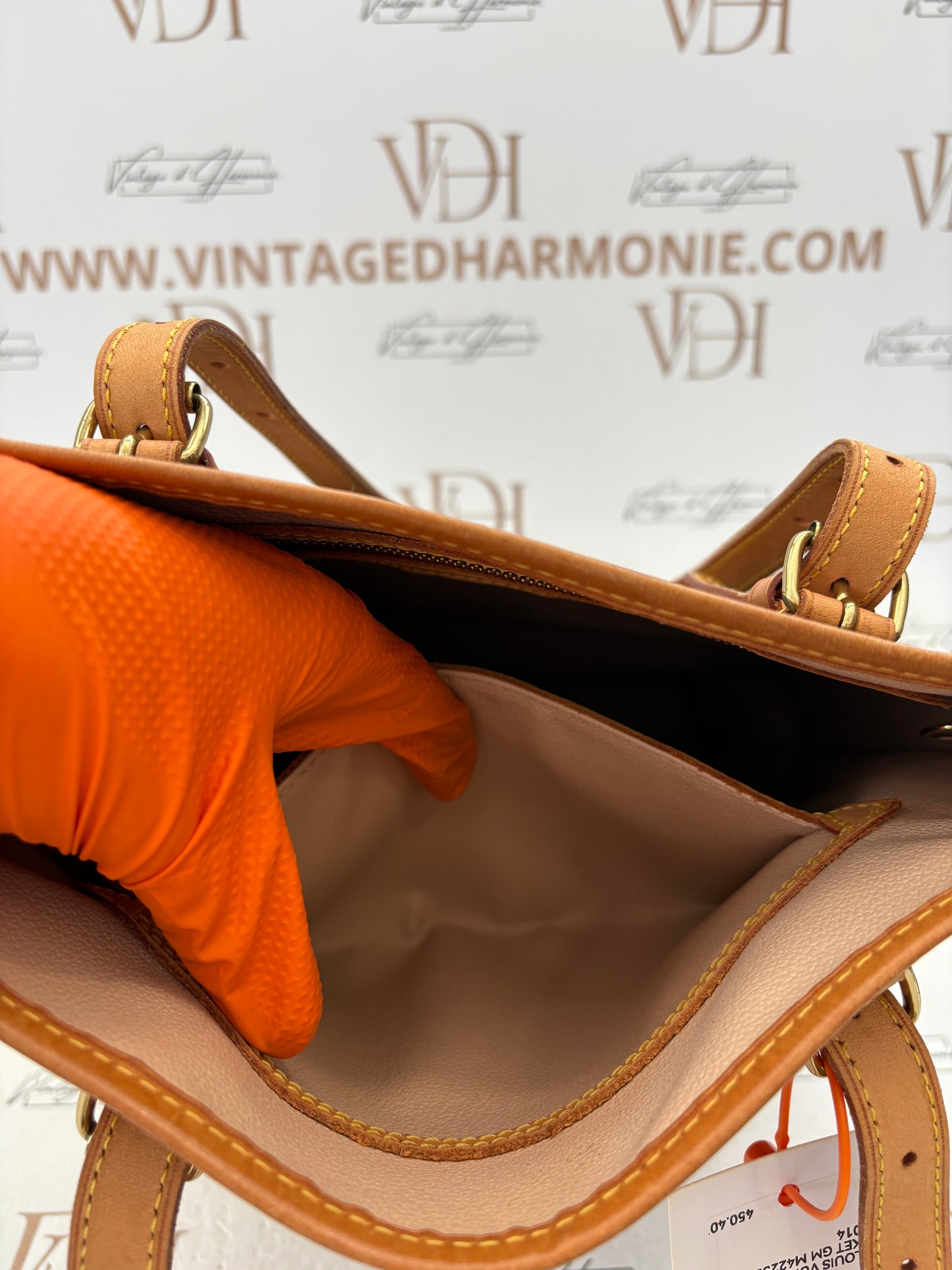 018096 - Louis Vuitton Bucket