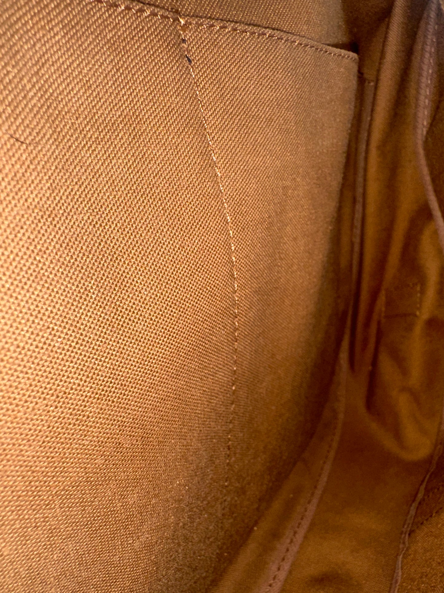 Louis Vuitton Saumur 43