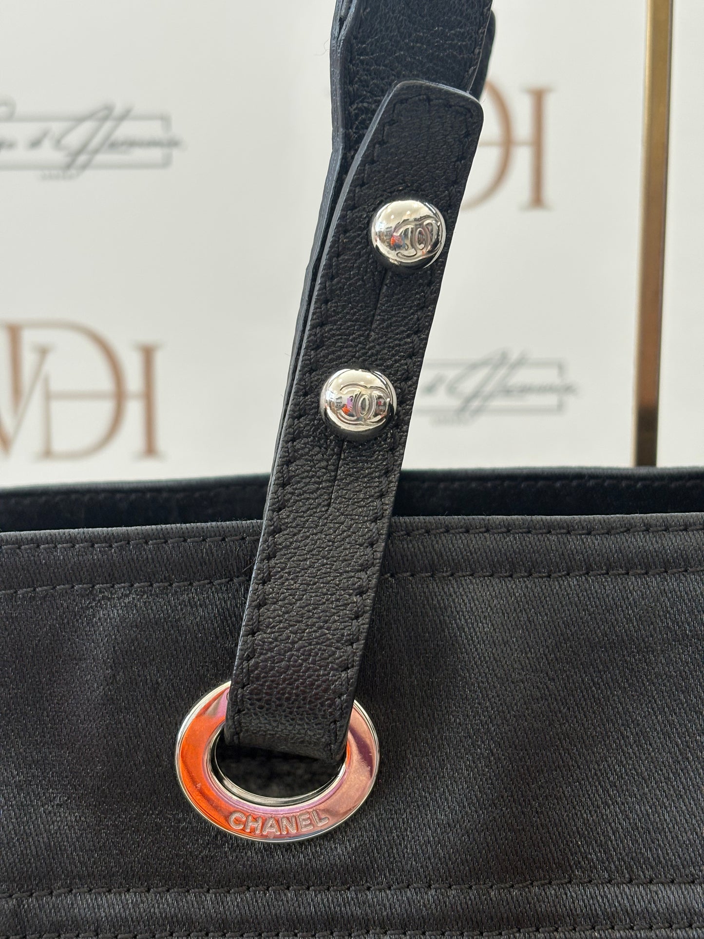 018097 - Chanel Paris-Biaritz MM tote