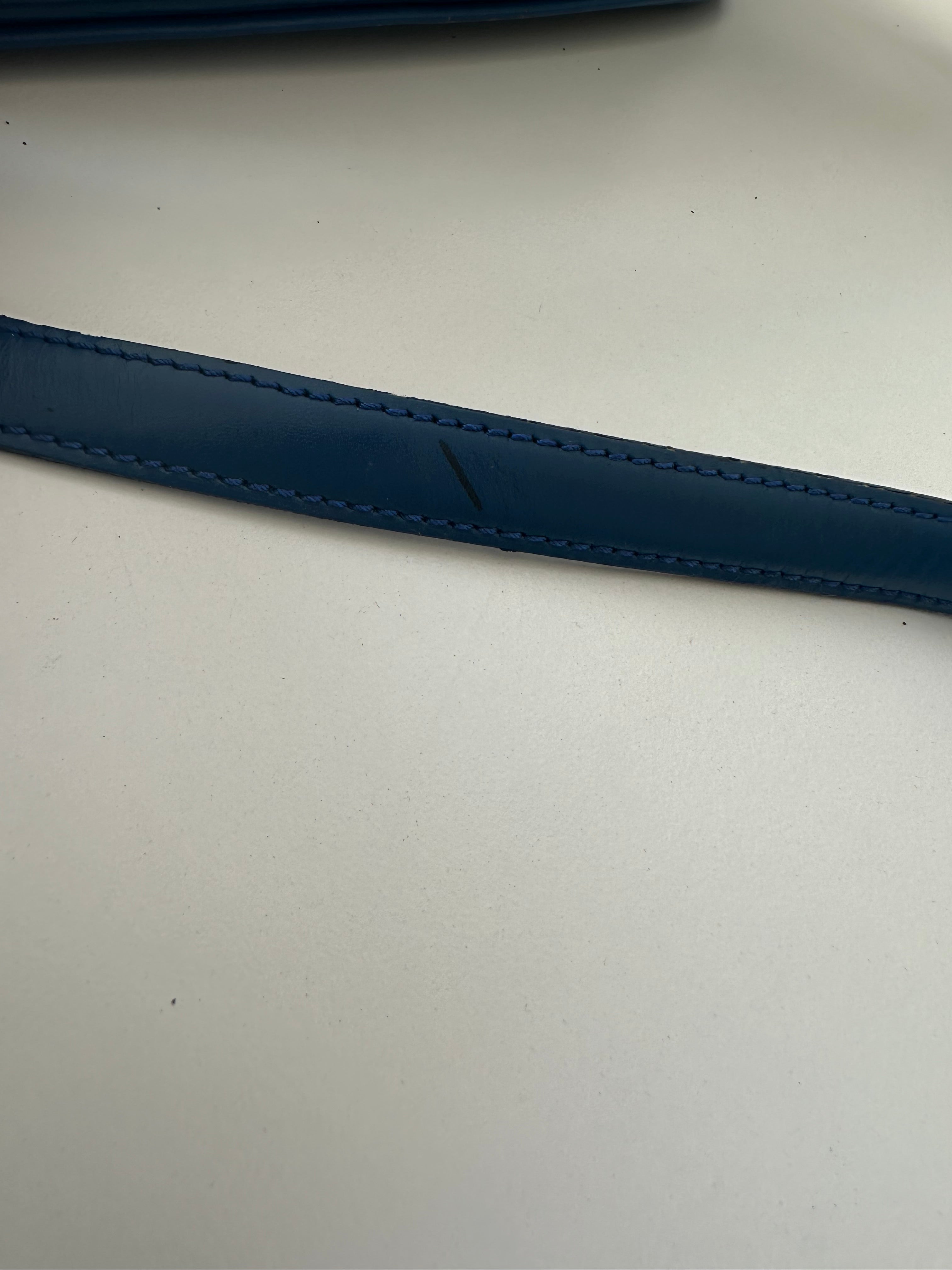 Louis Vuitton Jeune Fille