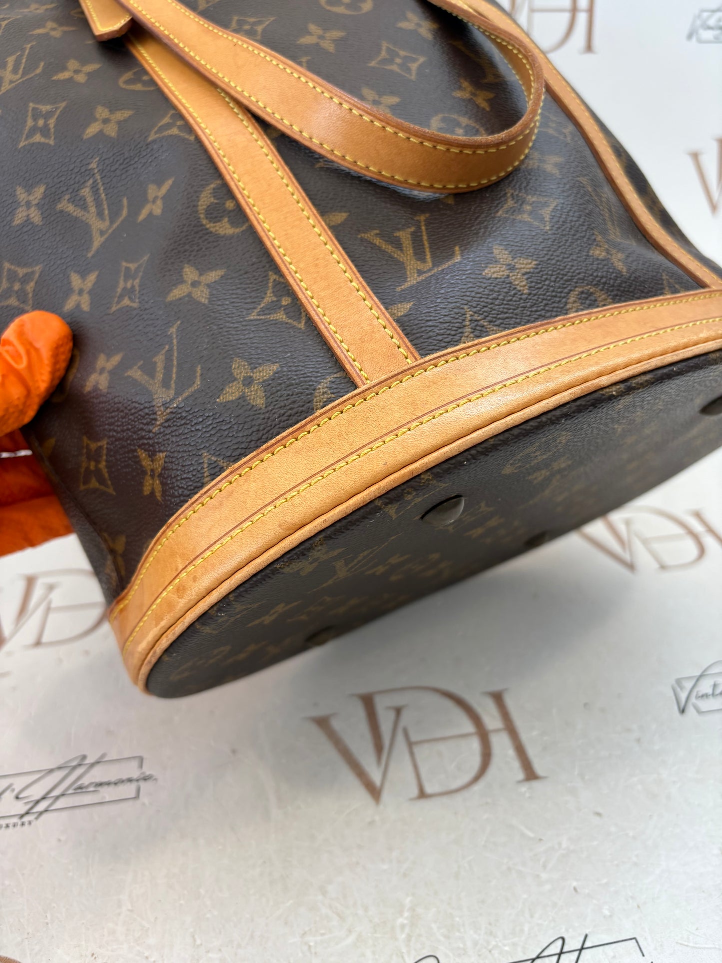 018332  - Louis Vuitton Bucket GM