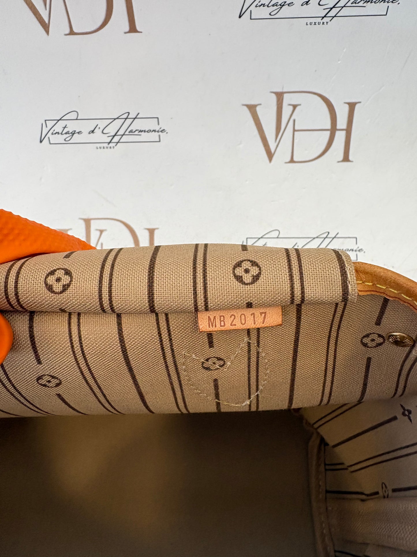 018792 - Louis Vuitton Neverfull PM