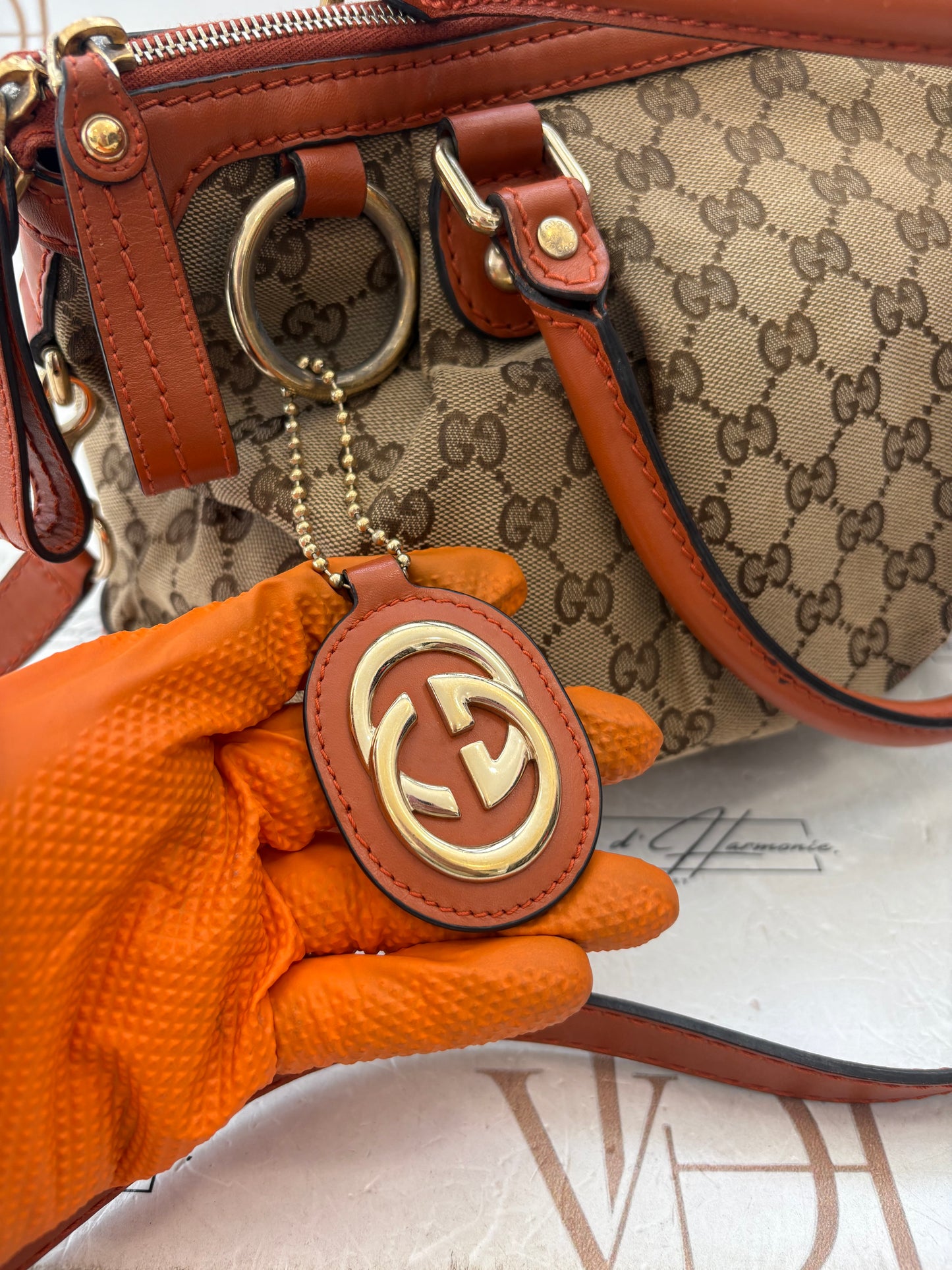 384043 - Gucci Sukey