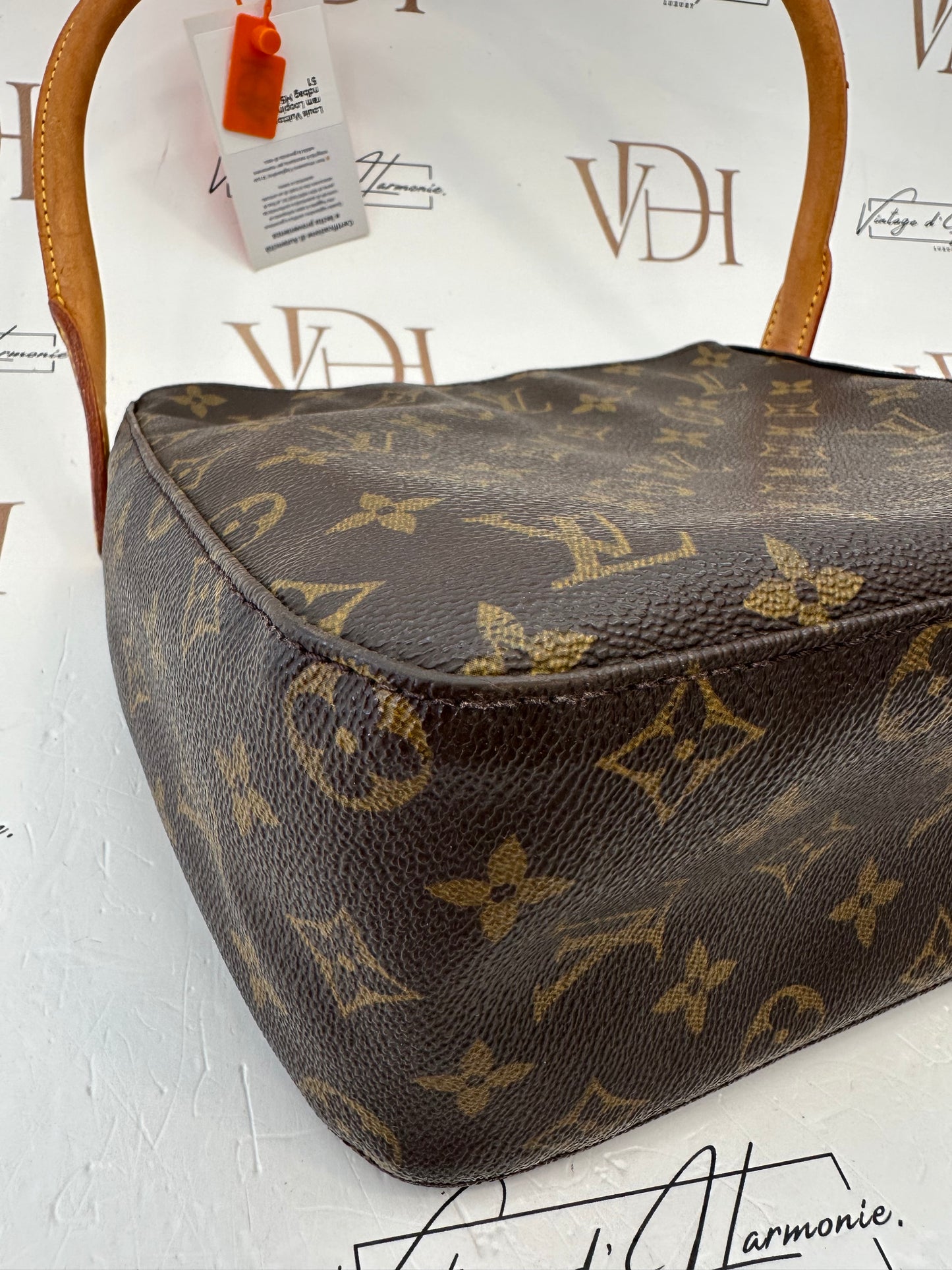 017768 - Louis Vuitton Looping MM