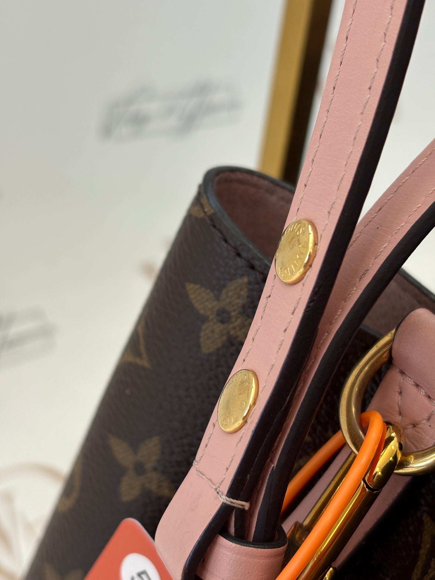 384130 - Louis Vuitton Neo Noe