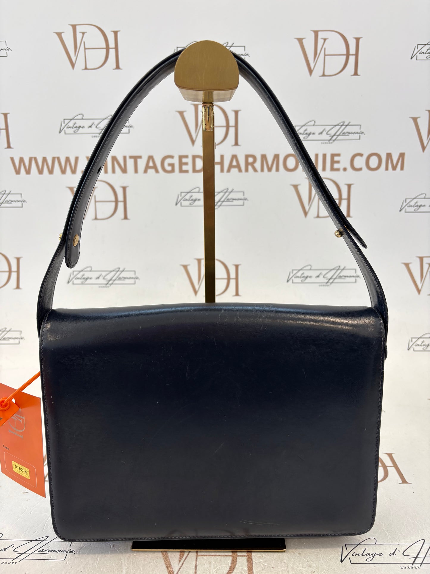 018214 - Gucci Tiger Eye
