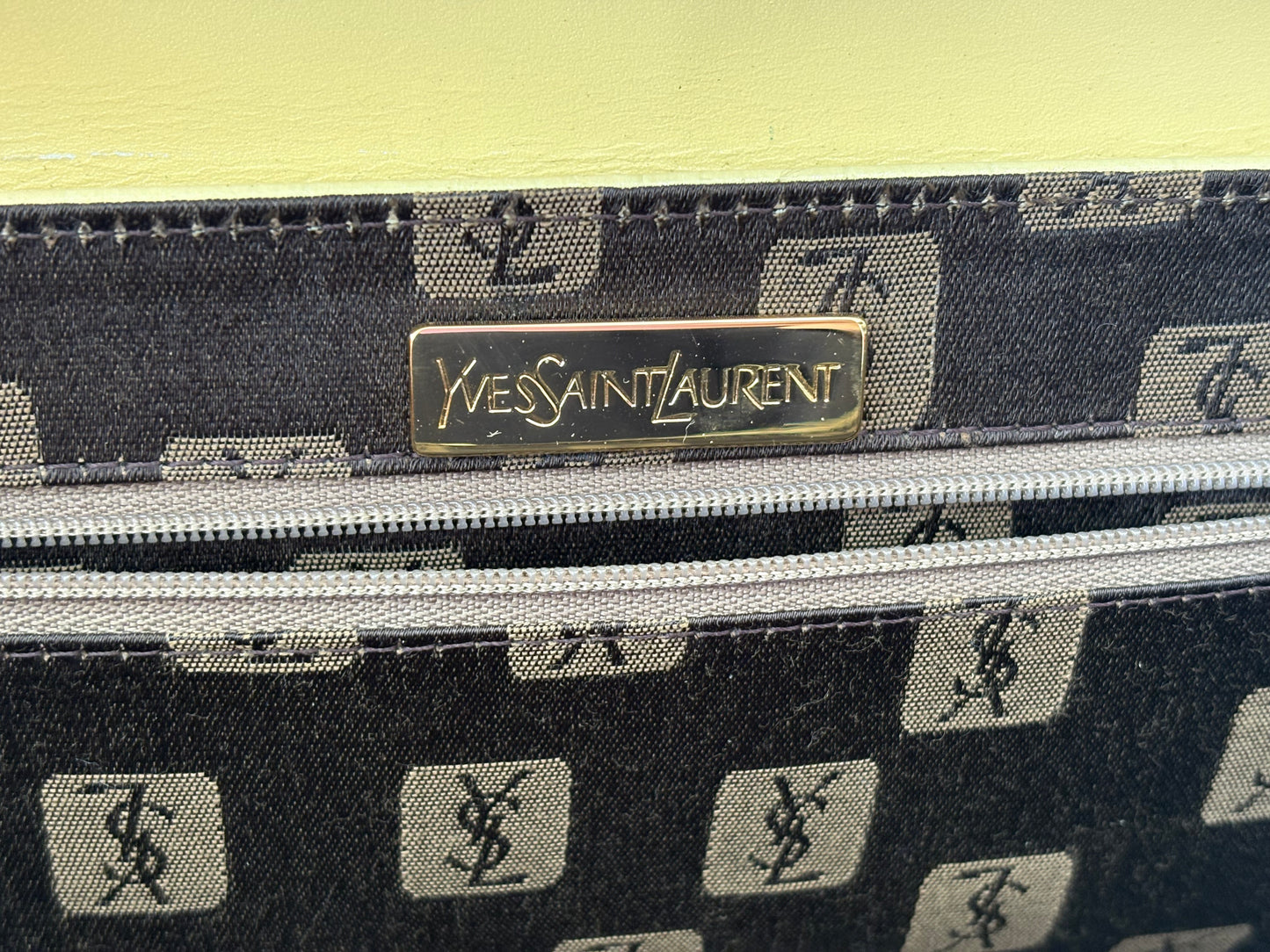 018975 - Yves Saint Laurent Yellow