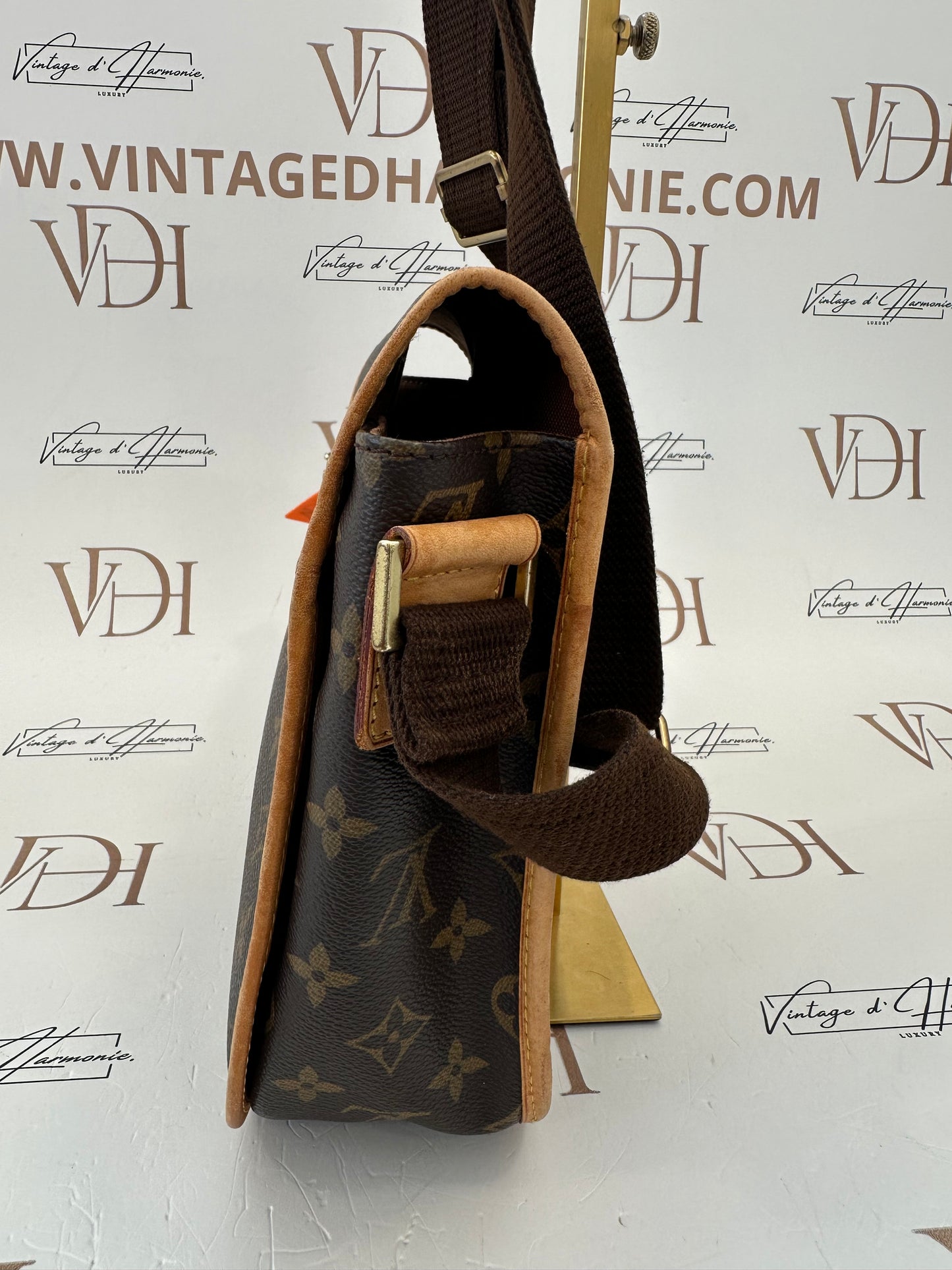 017996 - Louis Vuitton Messenger Bosphore PM