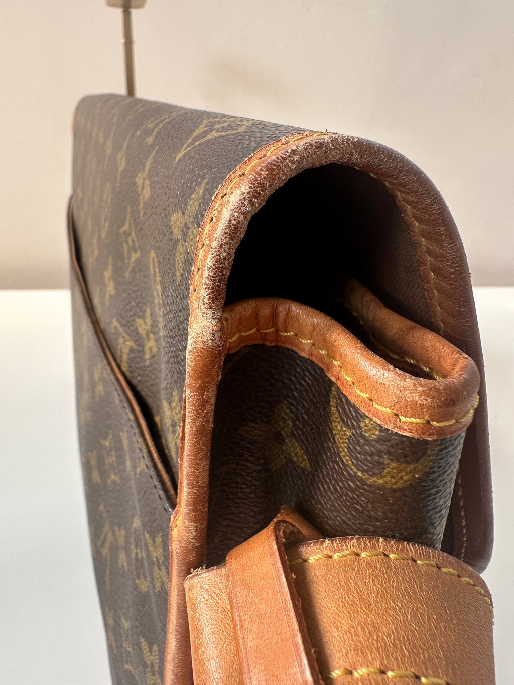 Louis Vuitton Gibeciere GM