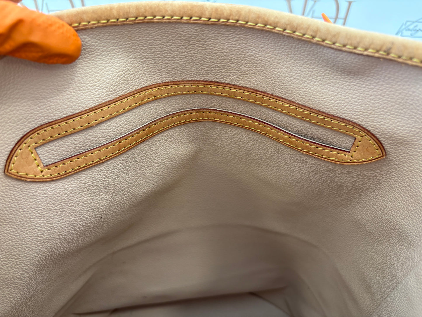 018539 - Louis Vuitton Bucket GM