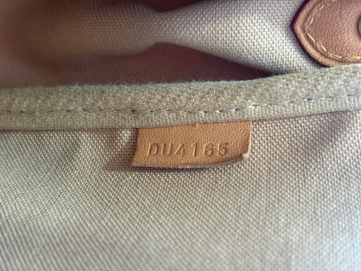 382891 - Louis Vuitton Favorite