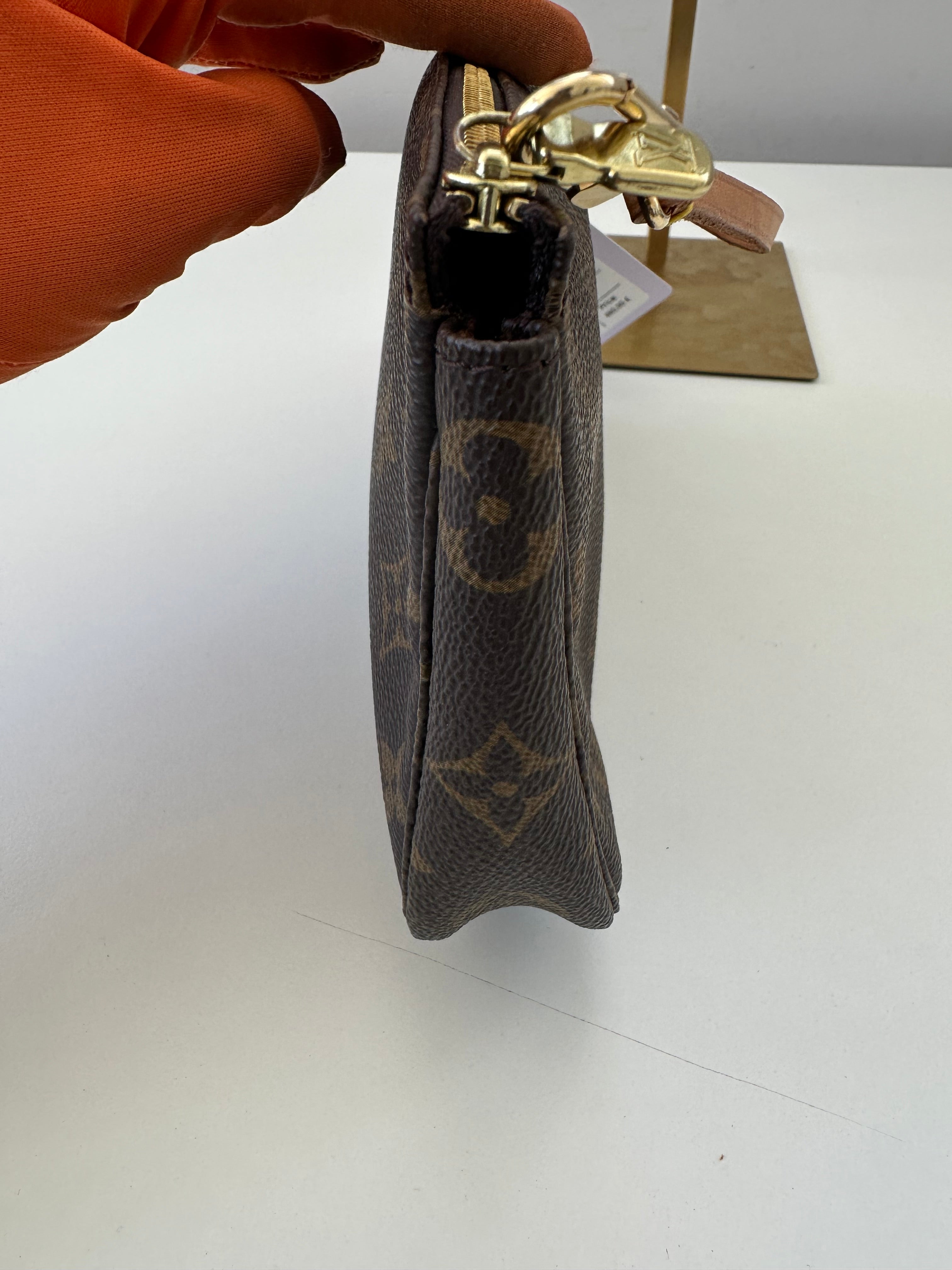 Louis Vuitton Pochette