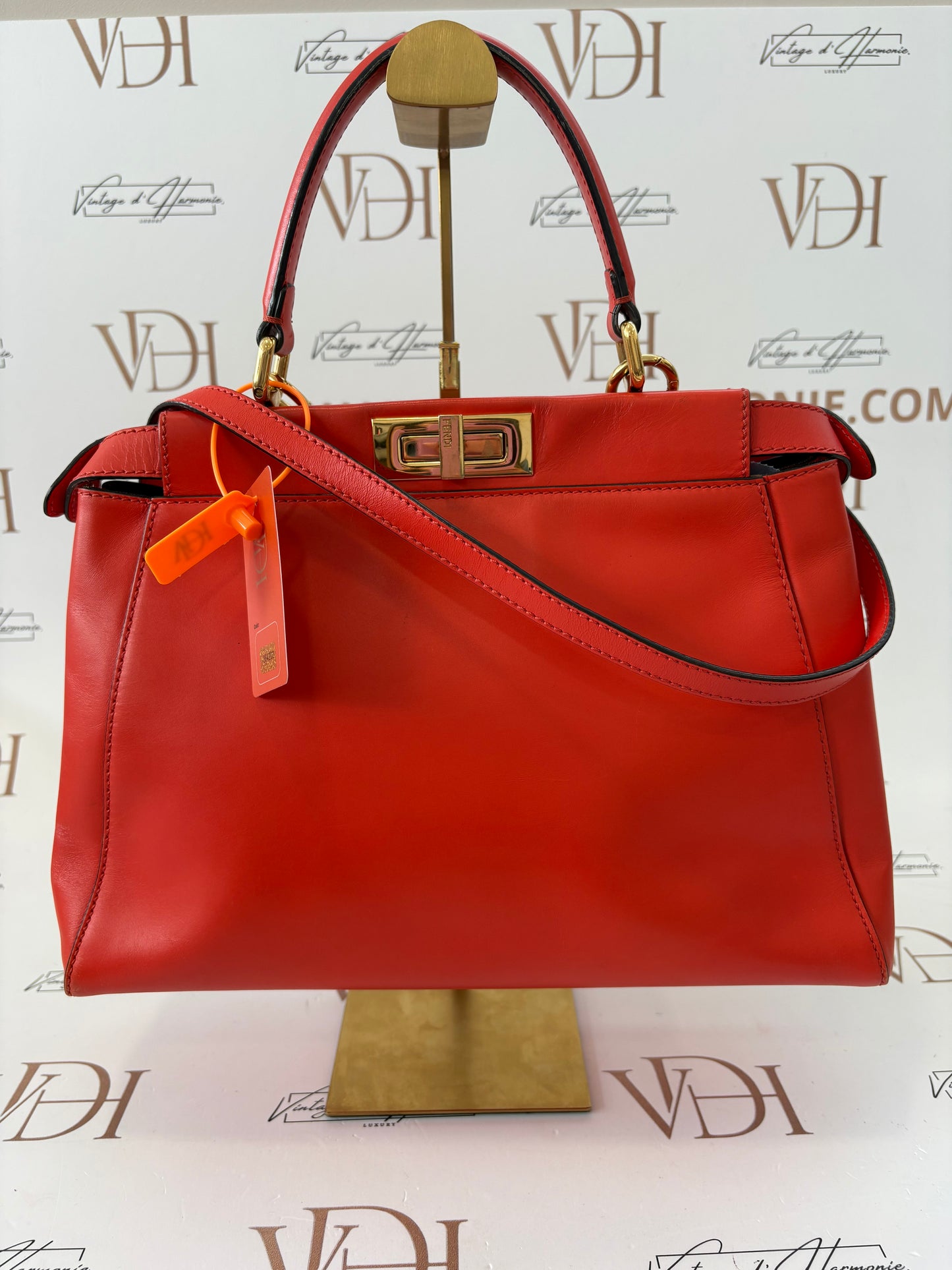 384202 - Fendi Peekaboo