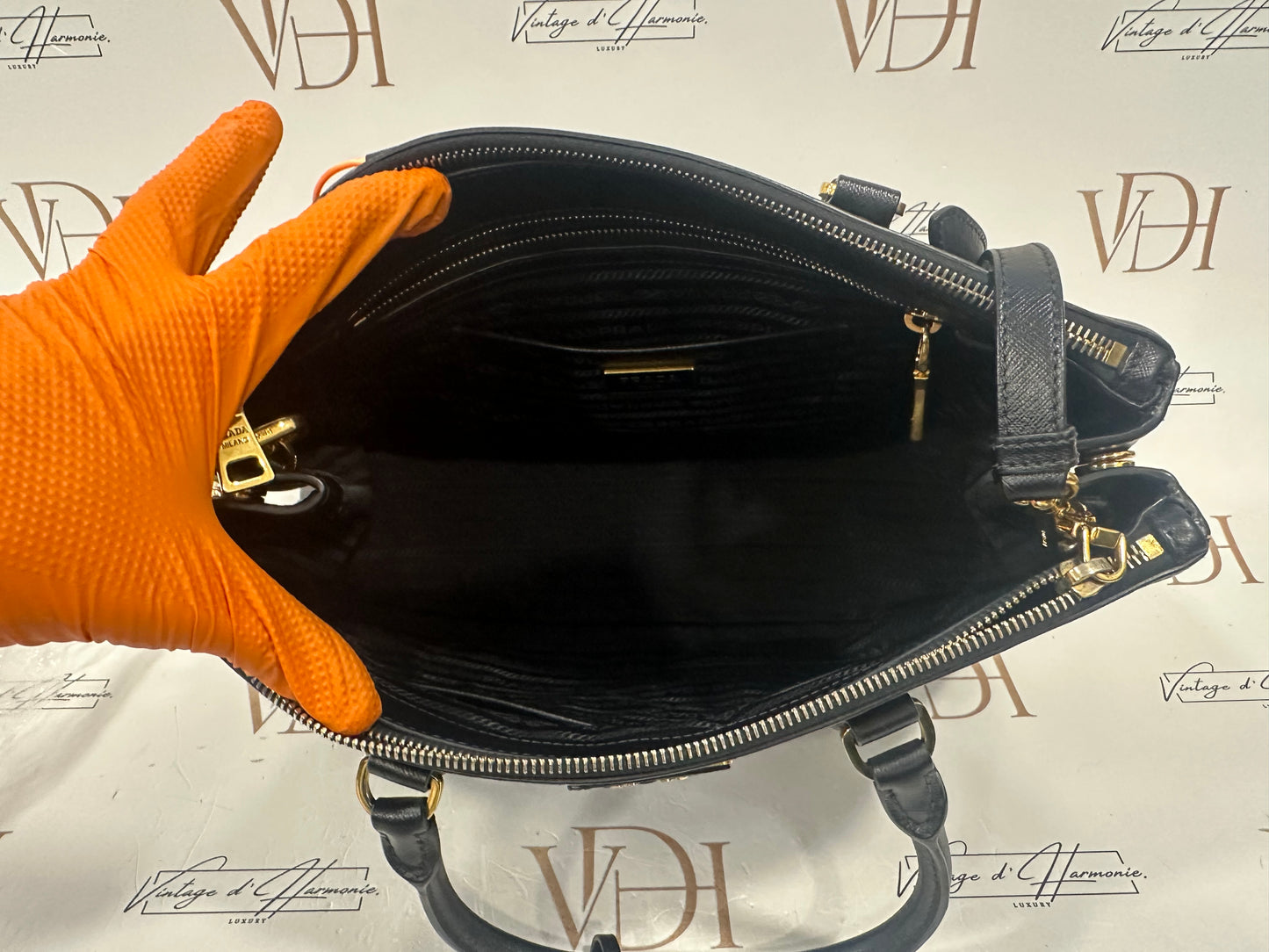 382899 - Prada Galleria