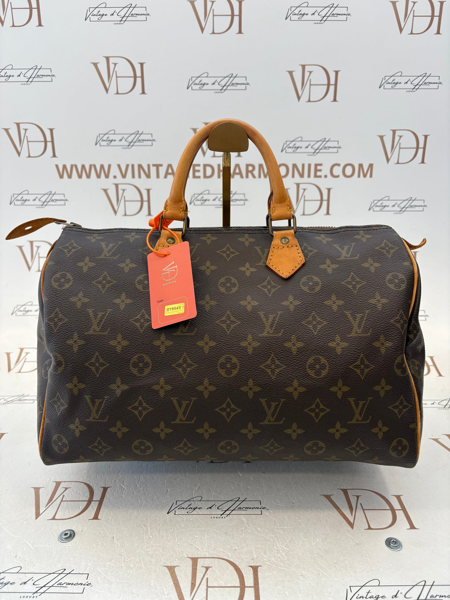 018545 - Louis Vuitton Speedy 35