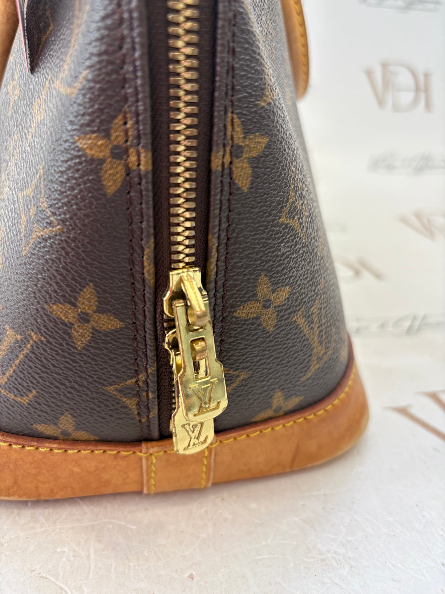 017105 - Louis Vuitton Alma