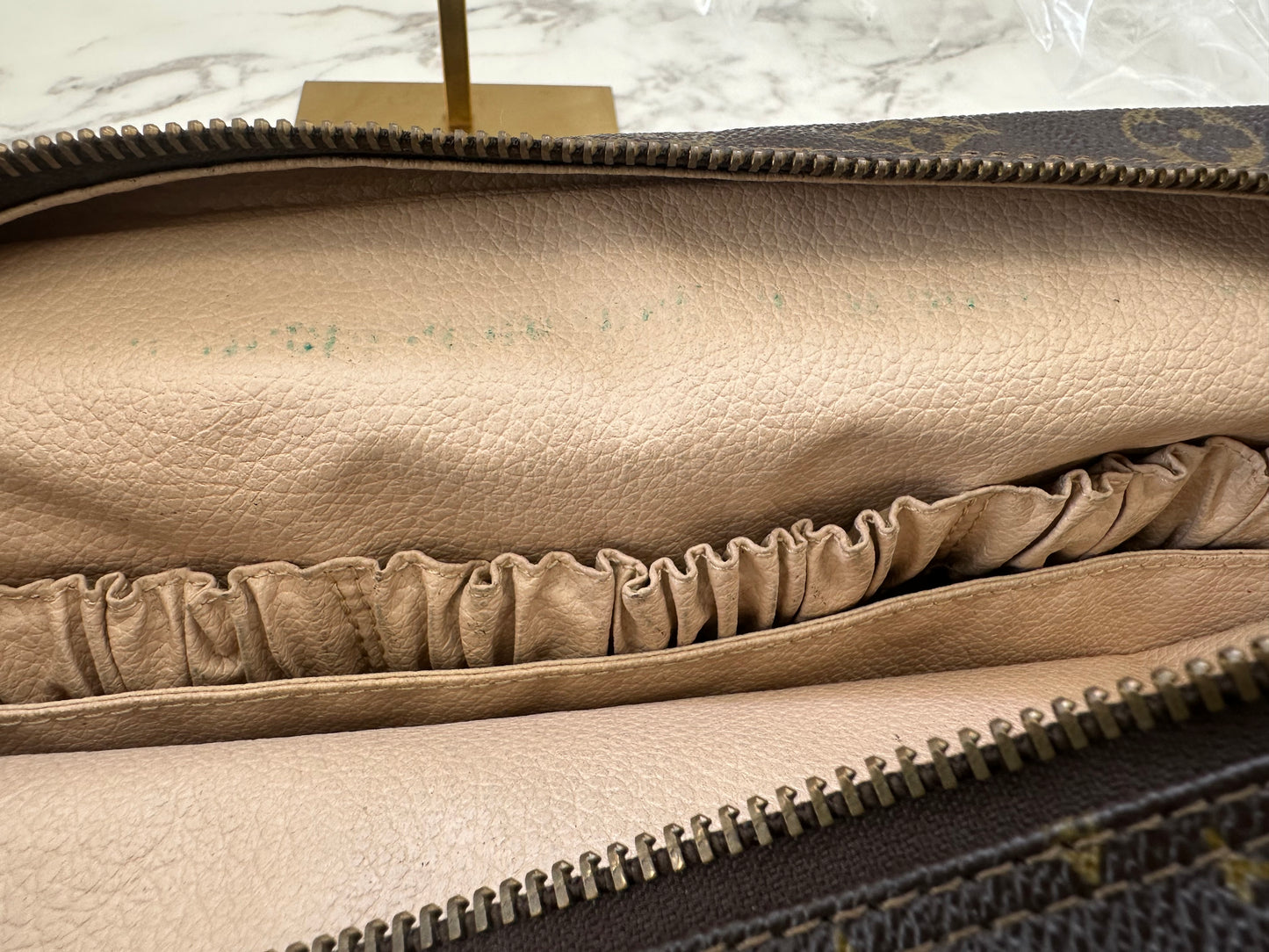 Louis Vuitton Trousse Toilette 28