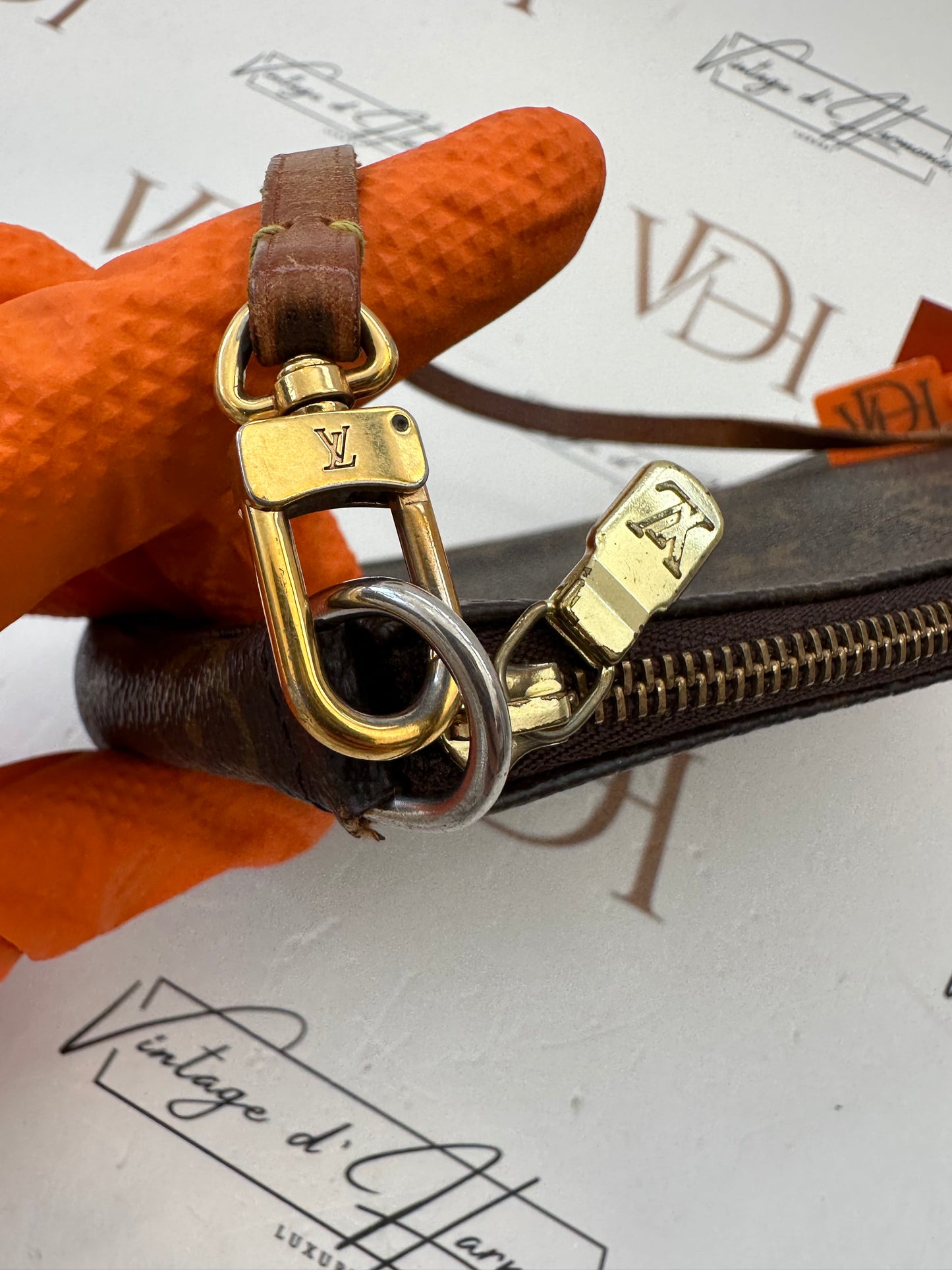 017749 - Louis Vuitton Pochette