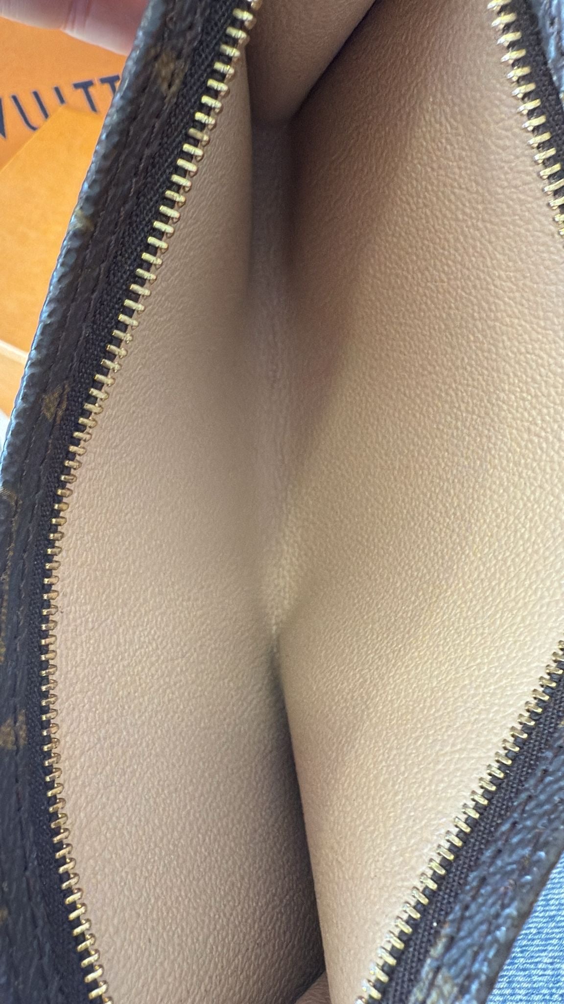 LV Pochette Bucket