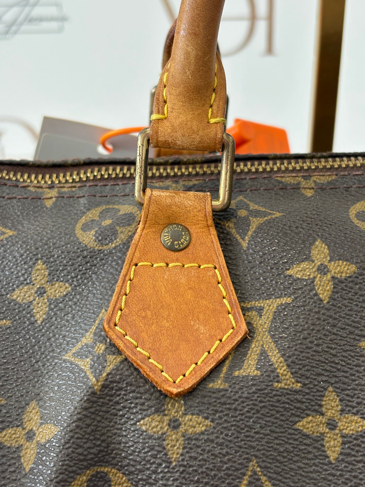 018737 - Louis Vuitton Speedy 30