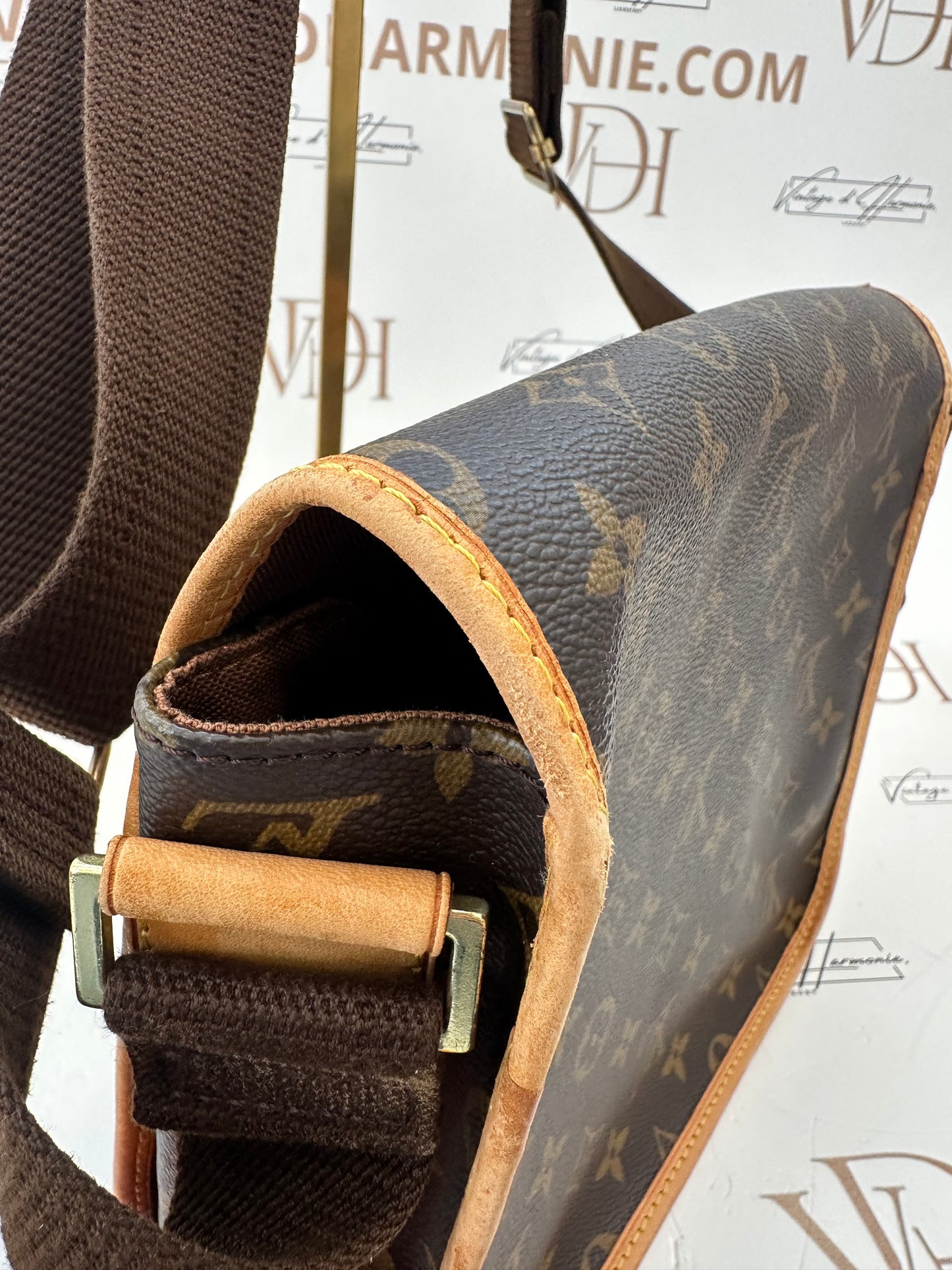 017996 - Louis Vuitton Messenger Bosphore PM