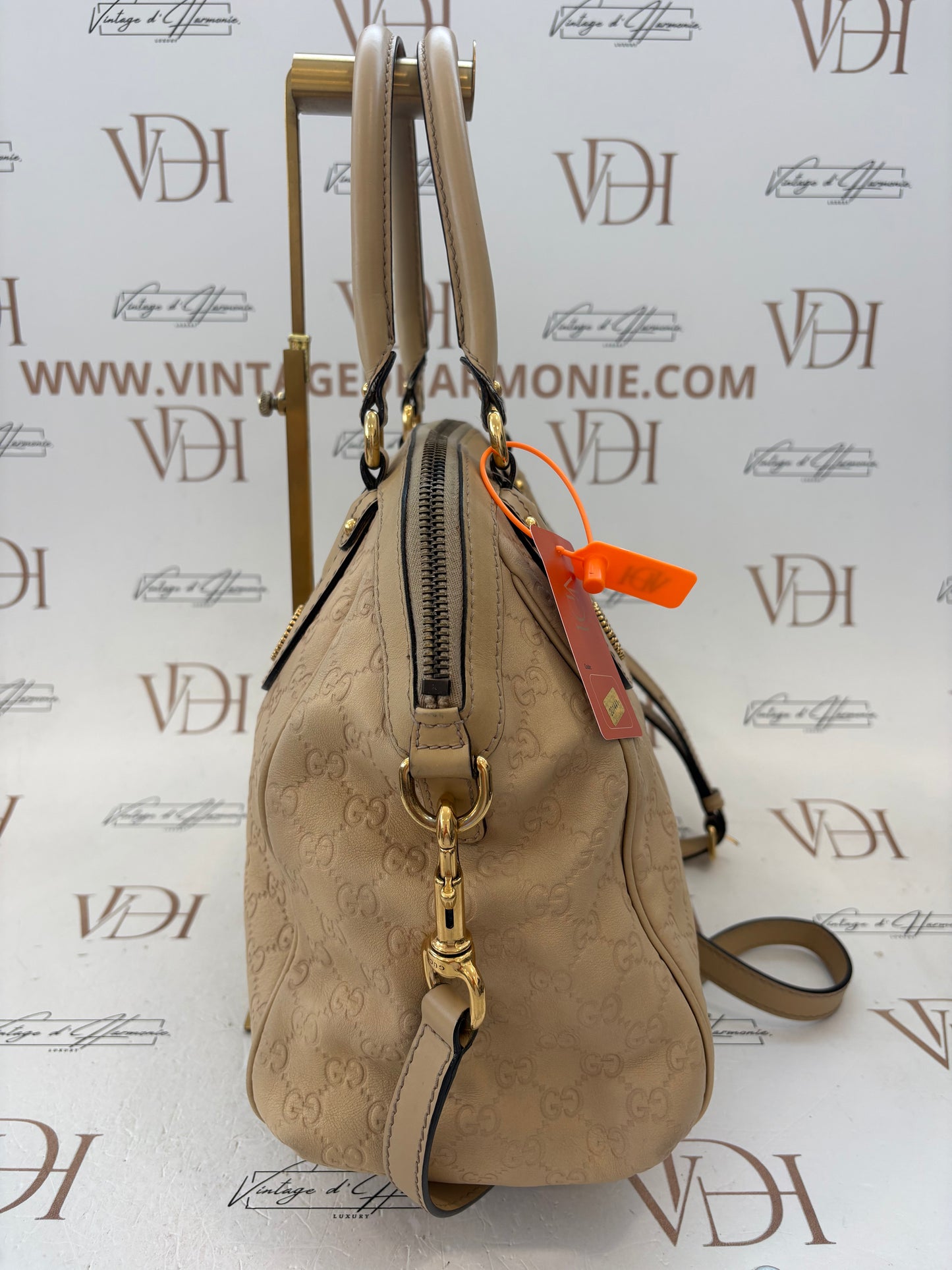 201441 - Gucci Beige