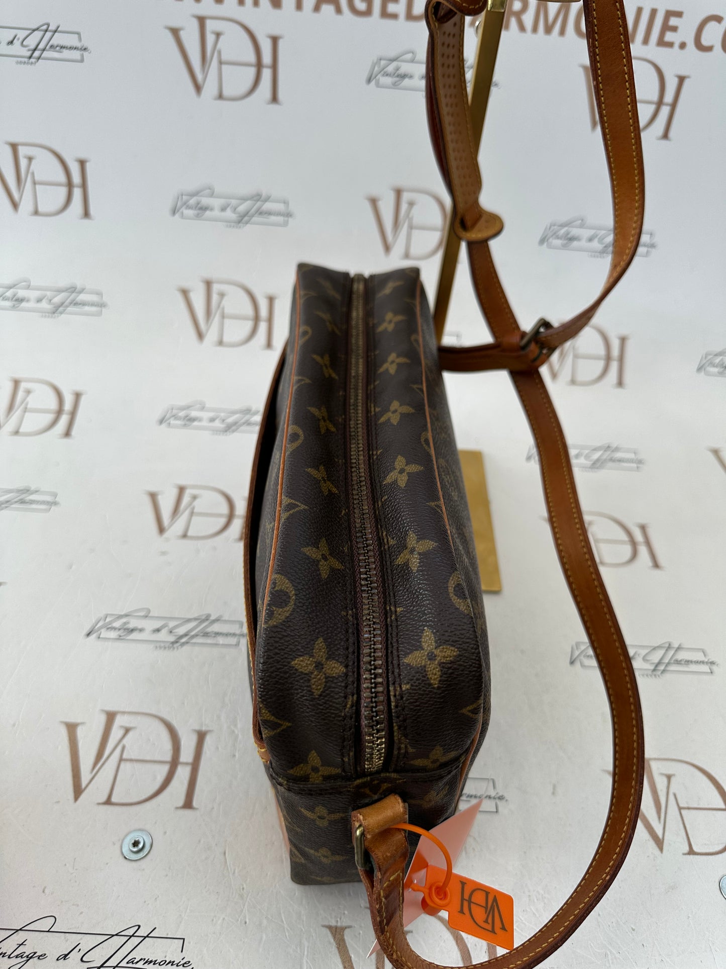 018124 -Louis Vuitton Trocadero 30