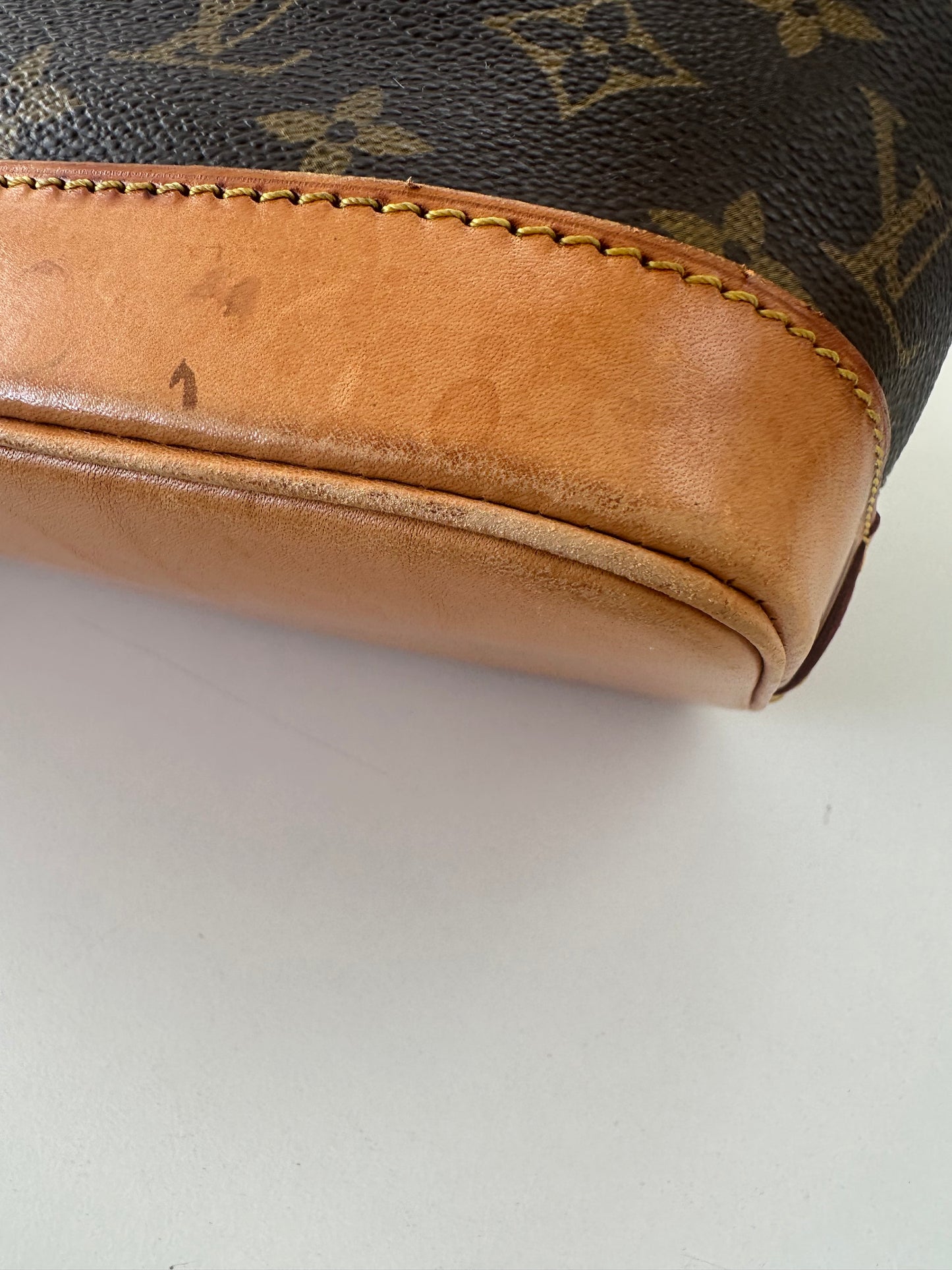 Louis Vuitton Alma