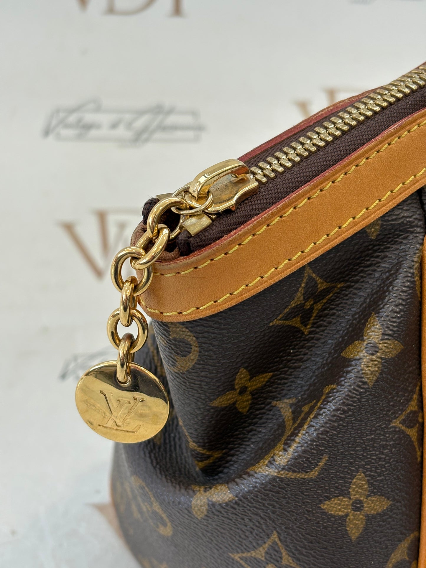 018378 - Louis Vuitton Tivoli PM
